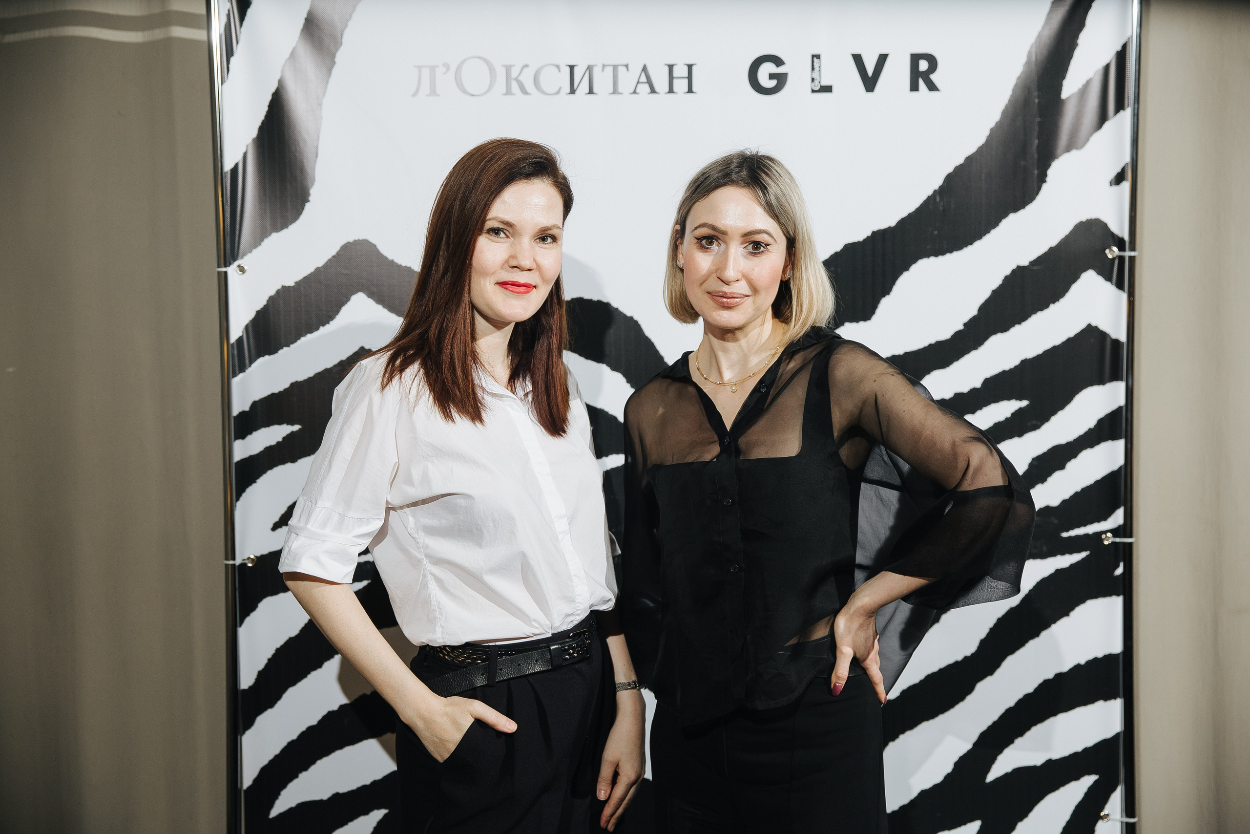 Презентация открытия магазина женской одежды GLVR в ресторане Fresco. Фотограф в Красноярске Надежда Воскресенская