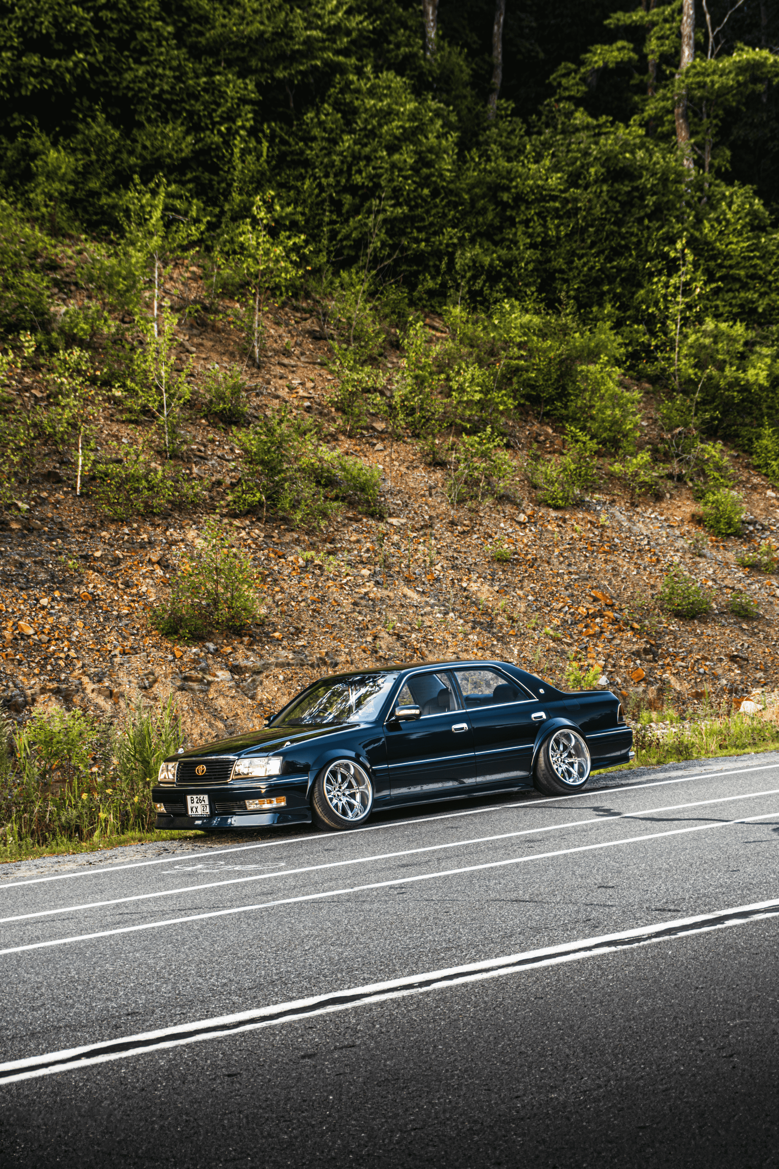 Toyota Crown S155: бриллиант в стенс-короне Владивостока