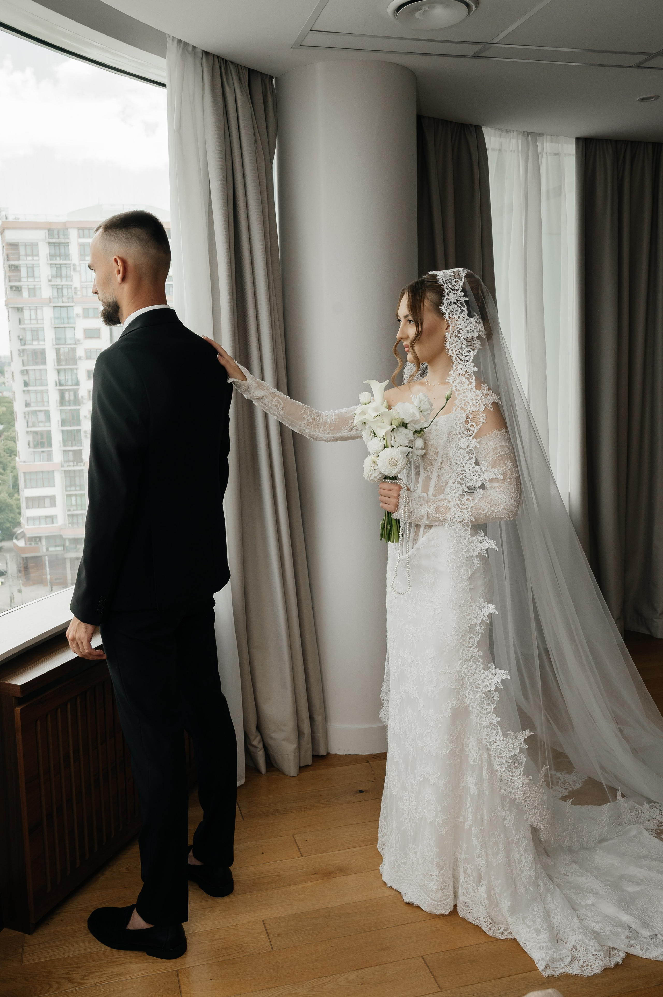 Свадьба (утро в отеле). Свадебный и семейный фотограф в Краснодаре Алина Мельник