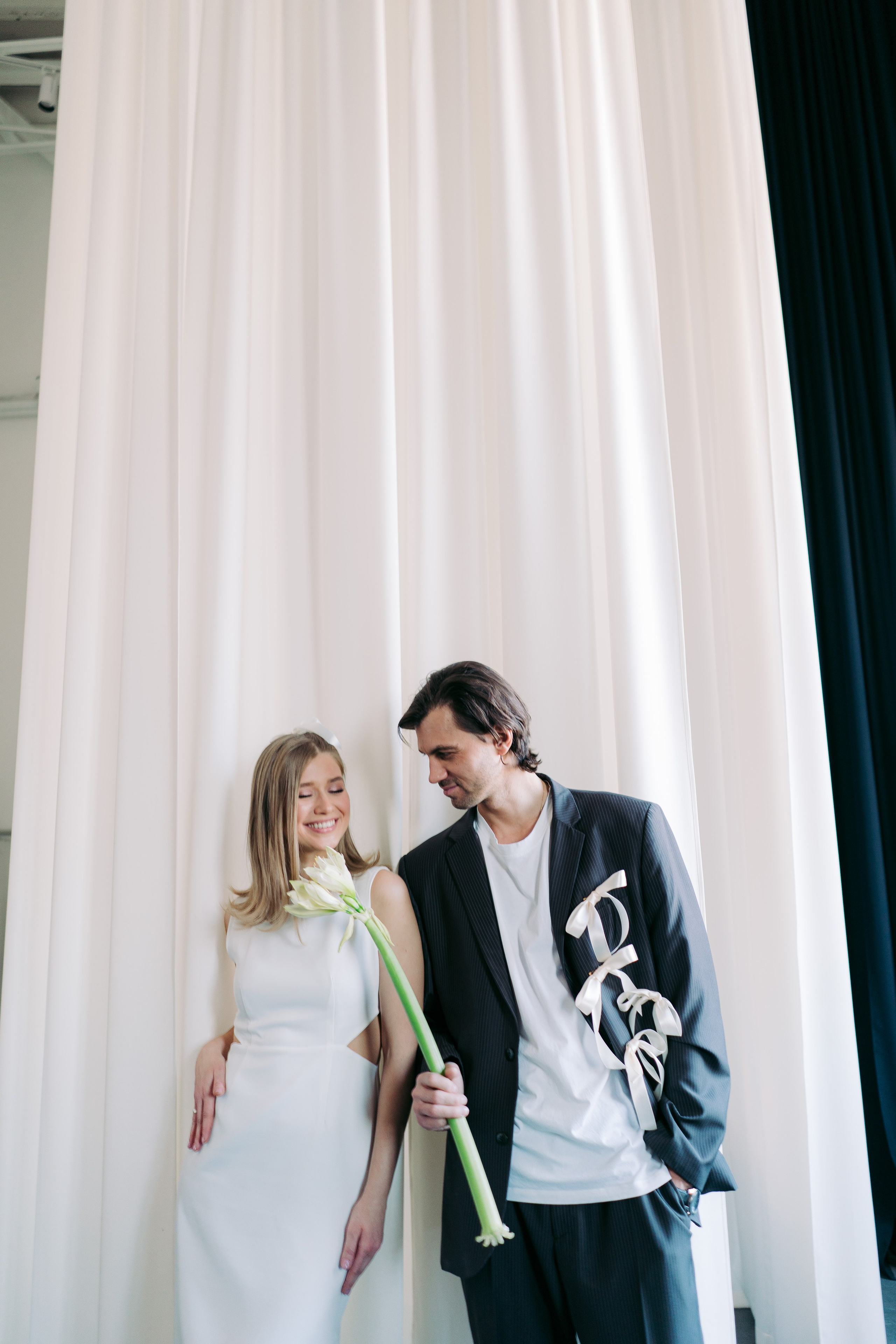 Свадебная фотосессия для двоих в студии, камерная свадьба в Москве