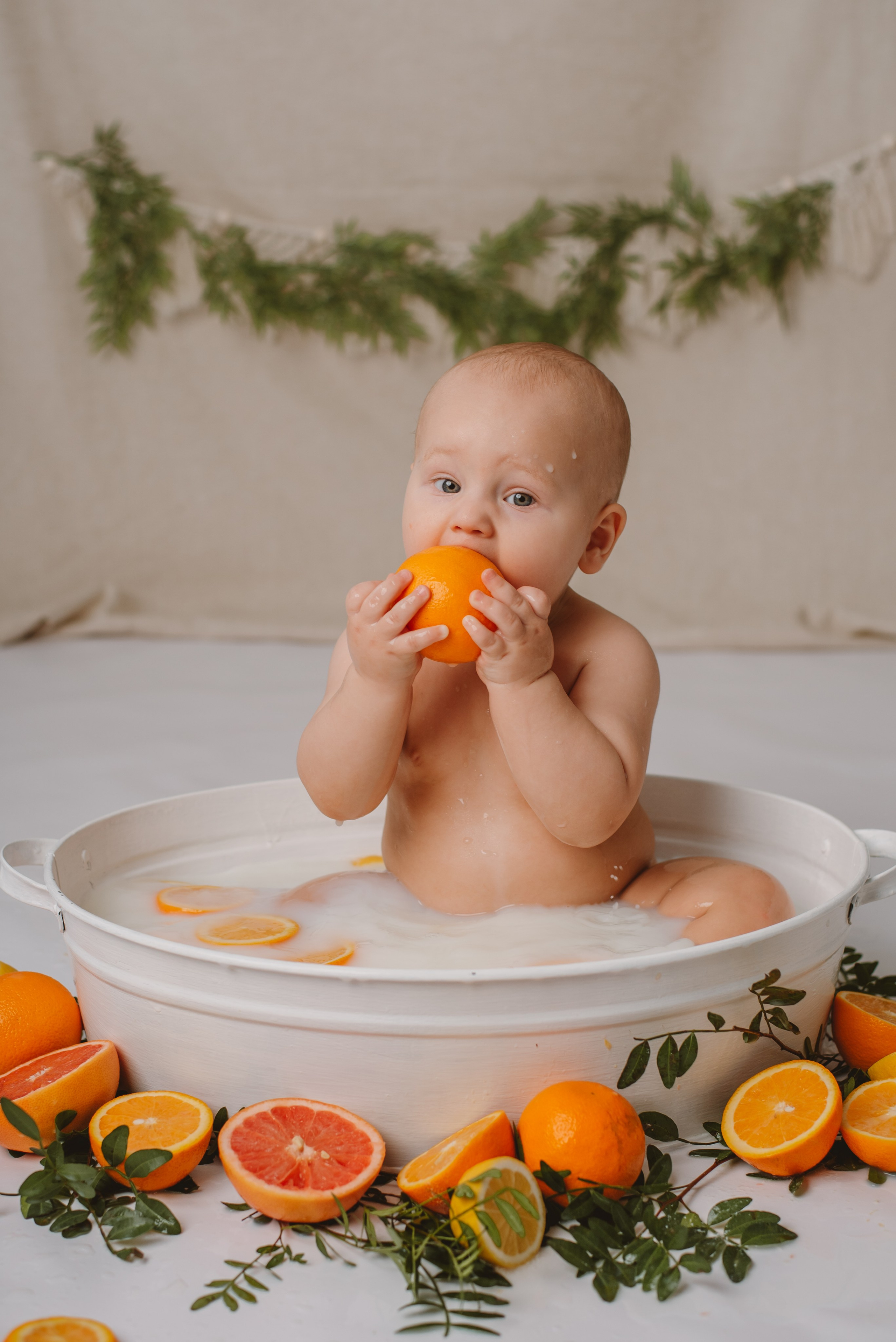 Молочные ванночки. Детский фотограф Ольга Жубрина