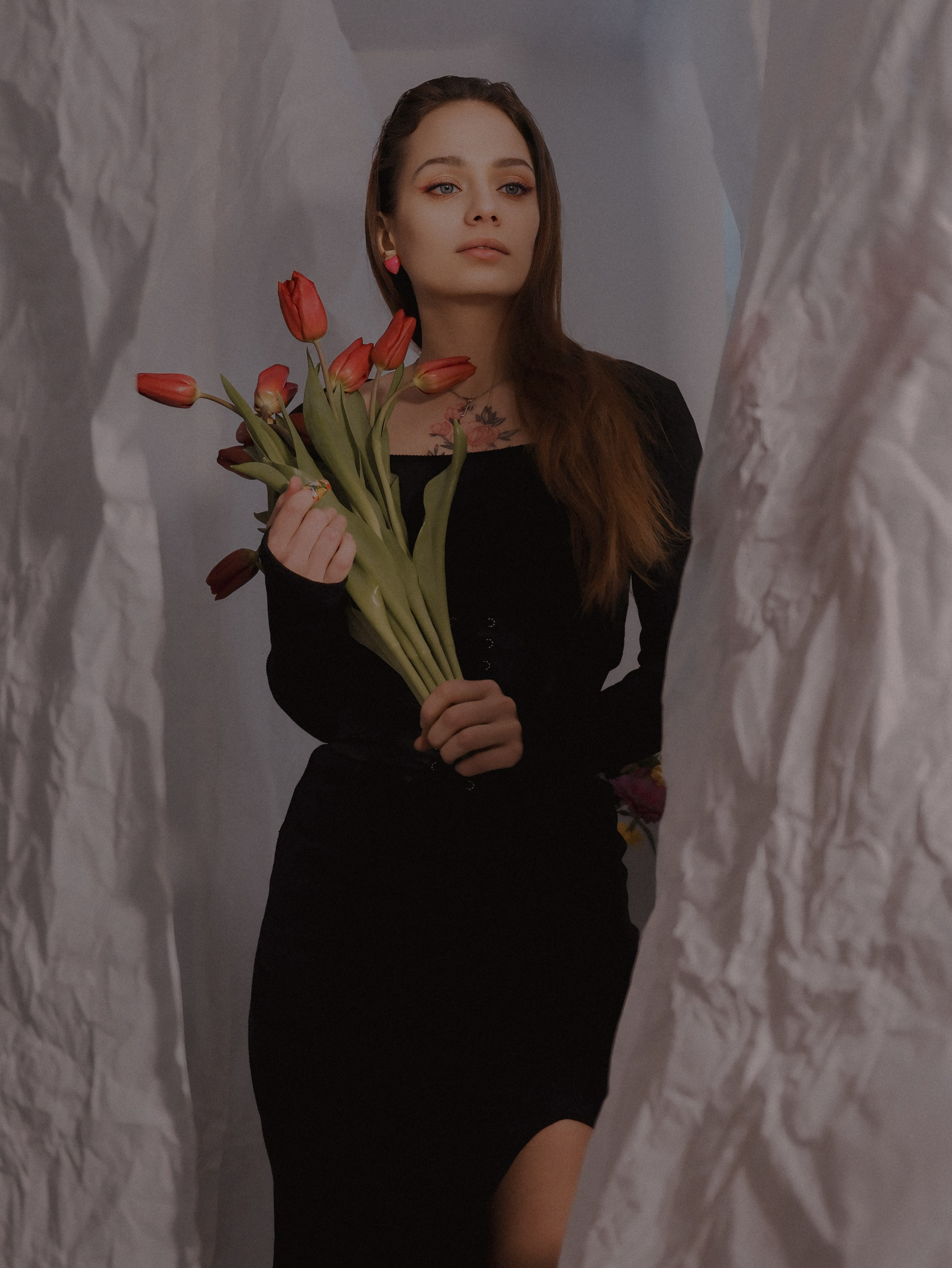 Ты теперь флорист! Ты теперь в холодильнике! А кругом-цветы. Портретно-жанровый фотограф в Екатеринбурге и Первоуральске