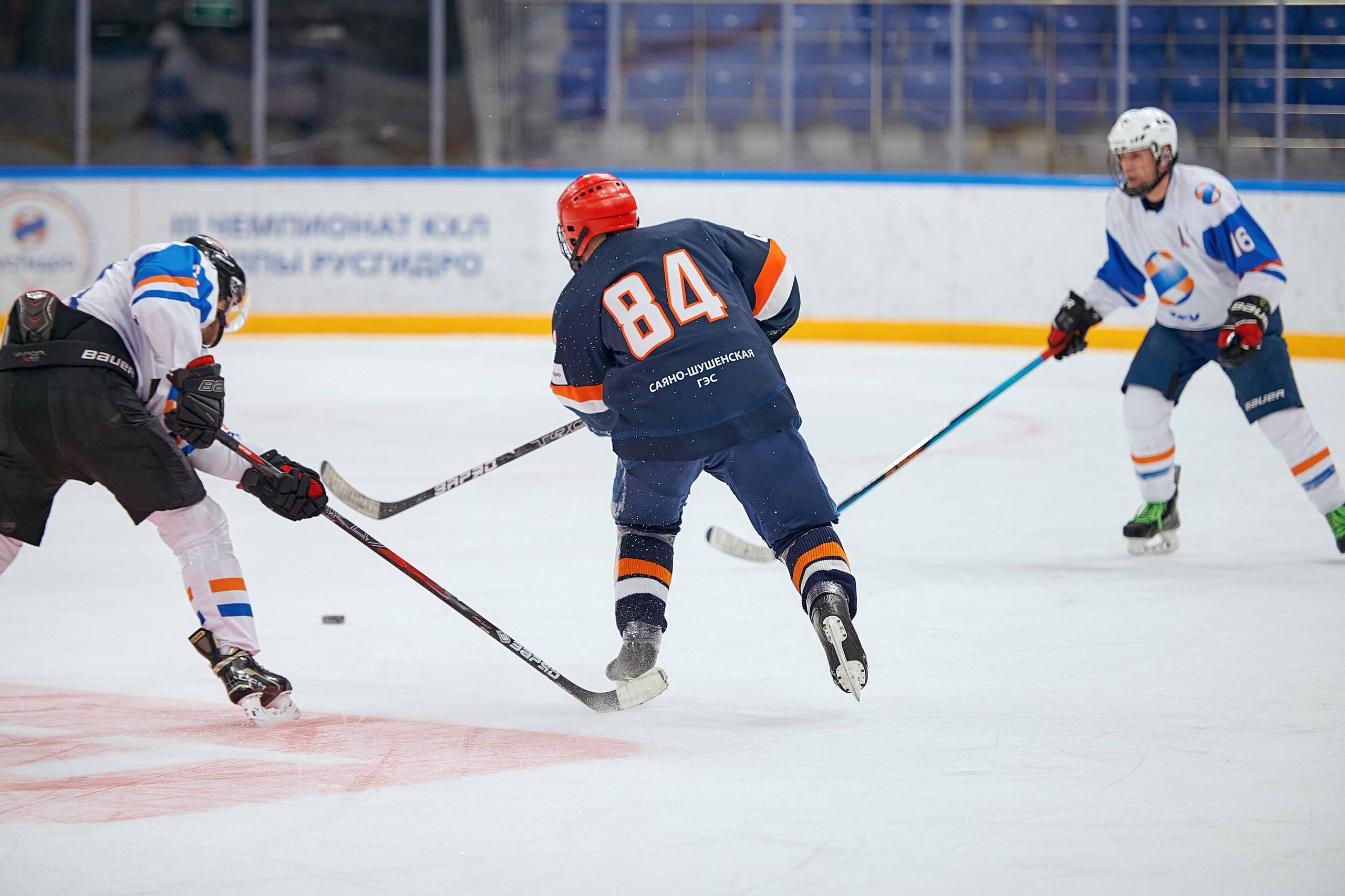 Портфолио репортажной фотосъёмки: Кристалл арена — Хоккей — РусГидро. Фотограф Яковлев Роман — Красноярск