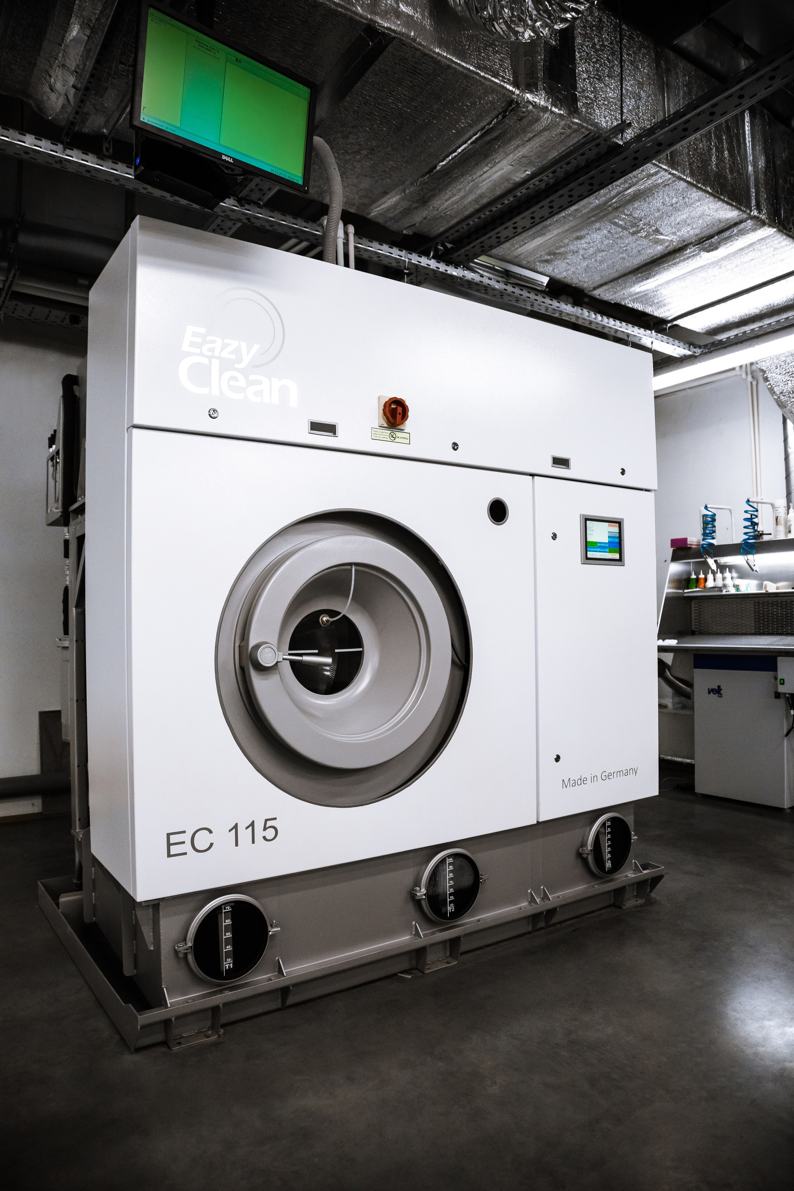 кто снимает видео про химчистки, идея для рекламного ролика про химчистку, идея для рекламного ролика про прачечную, о чем снимать рекламное видео химчистки, о чем снимать рекламное видео прачечной, машина химической чистки