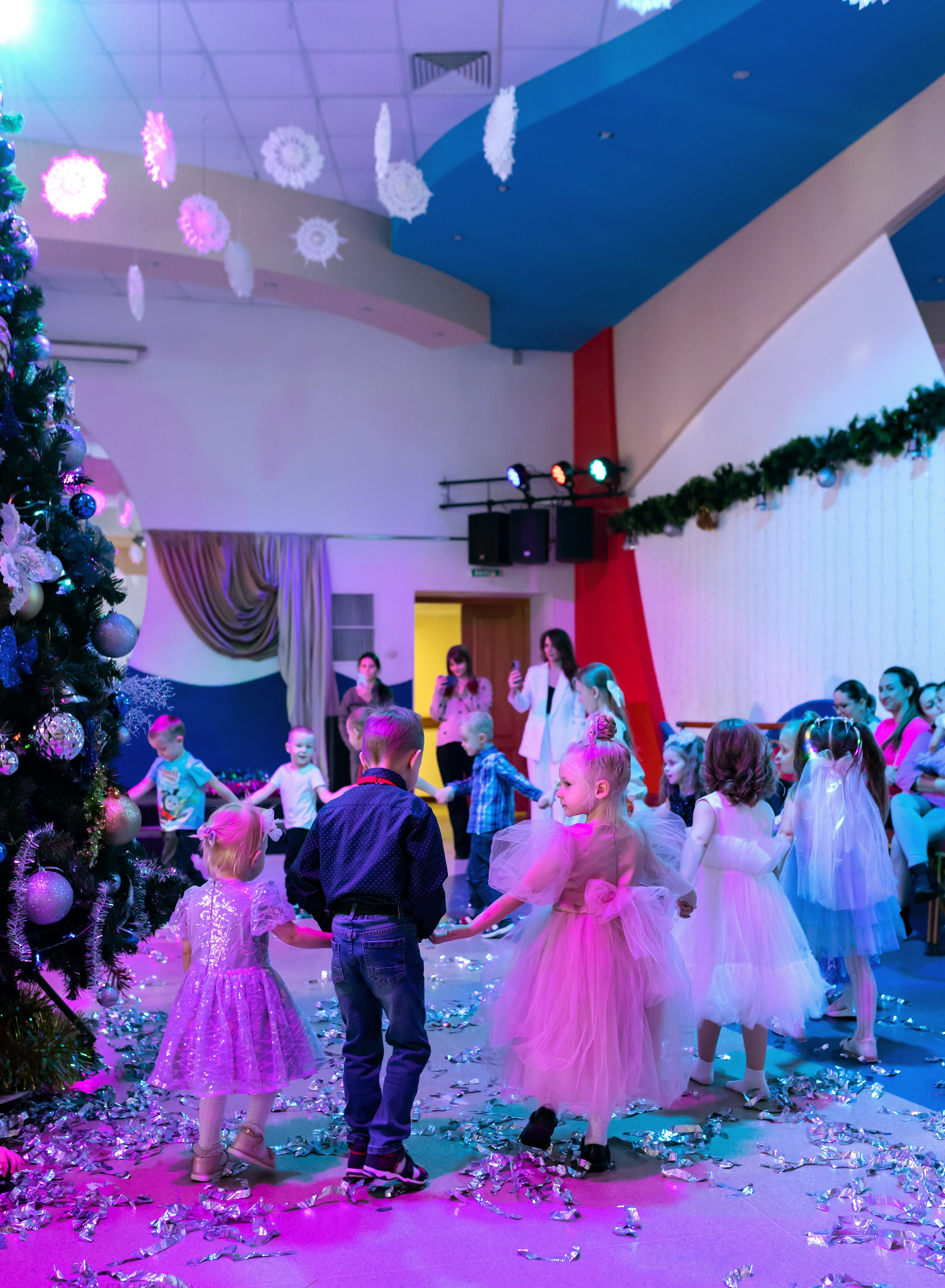 Утренник в ДОФ 04.01.25. Ольга Смирнова юрист, фотограф