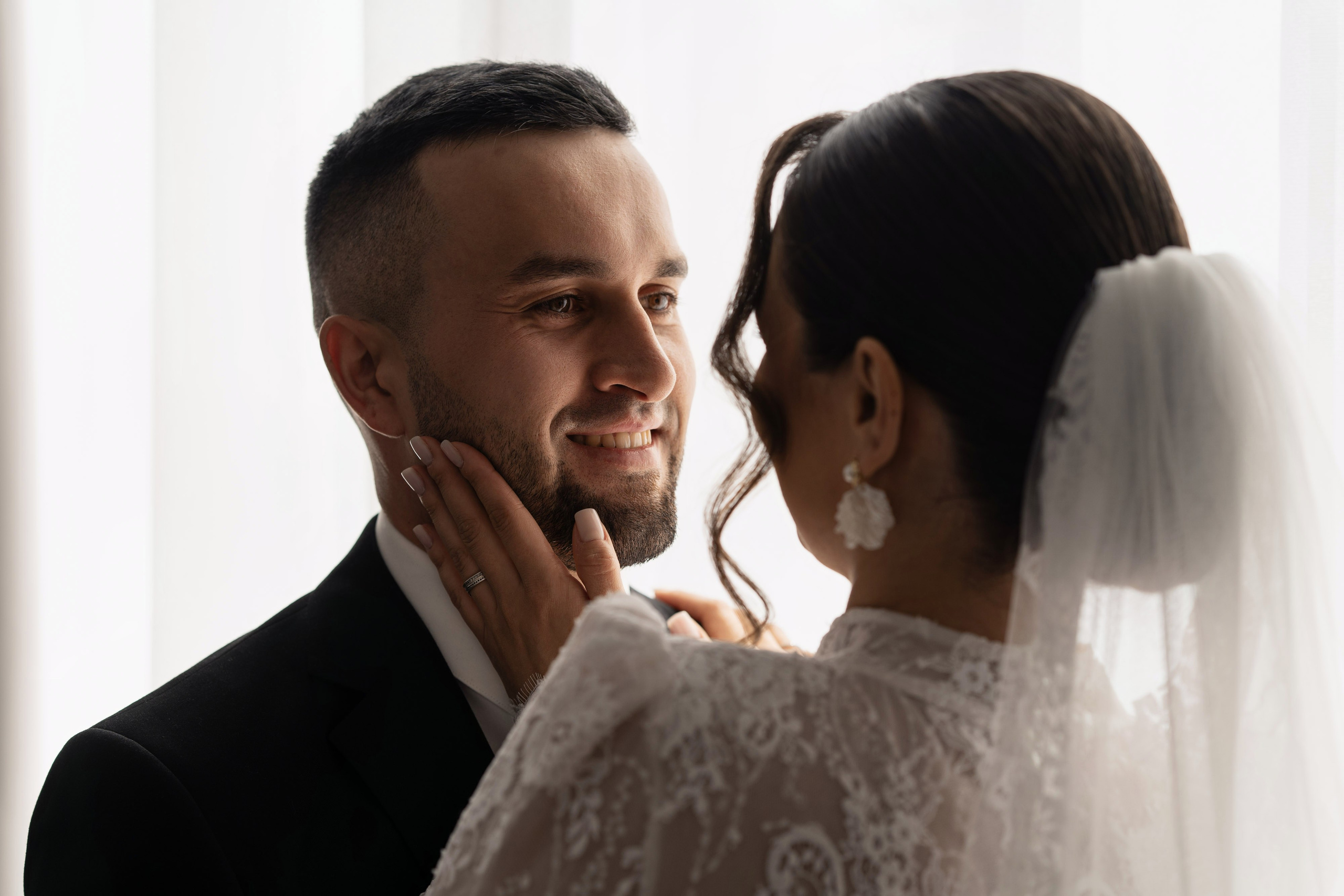 Свадебная фотосессия в интерьере, студия. Главная