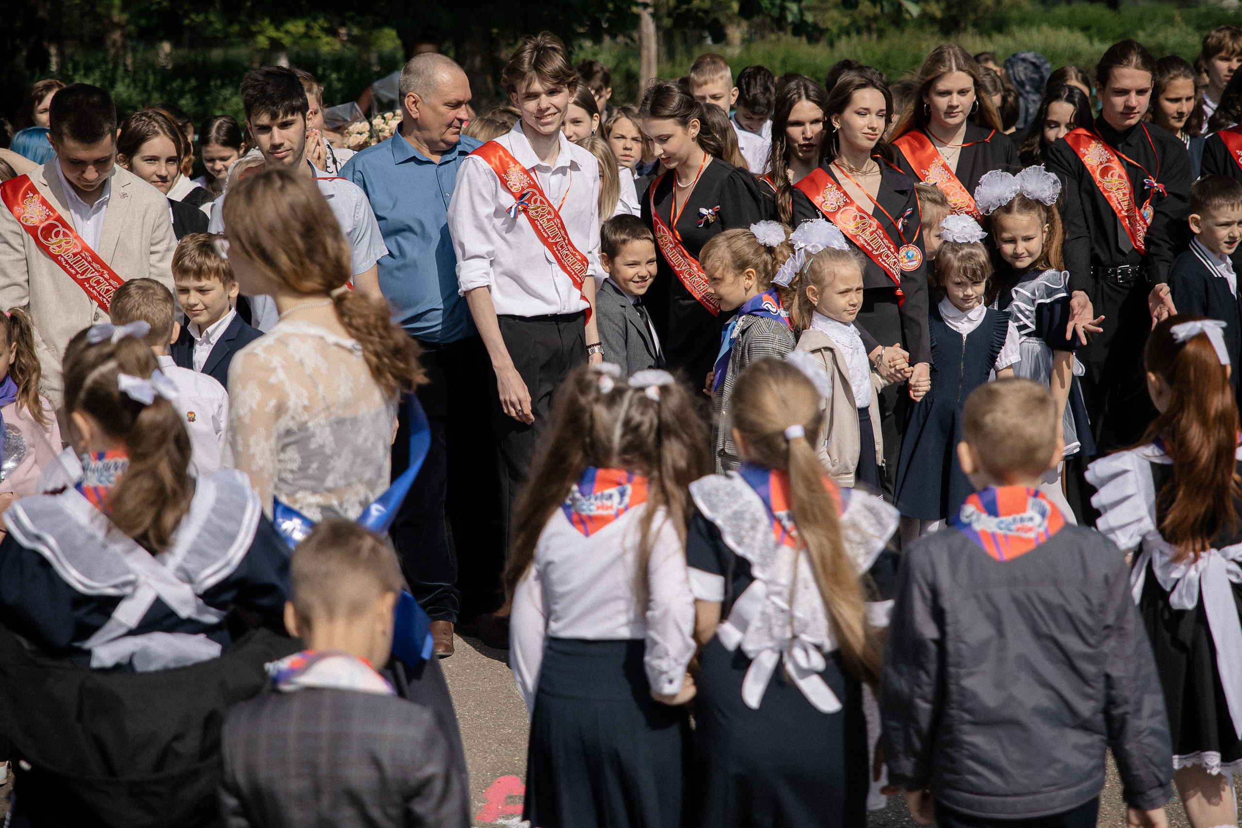 Последний звонок — линейка. Свадебный фотограф Роман Еремеев