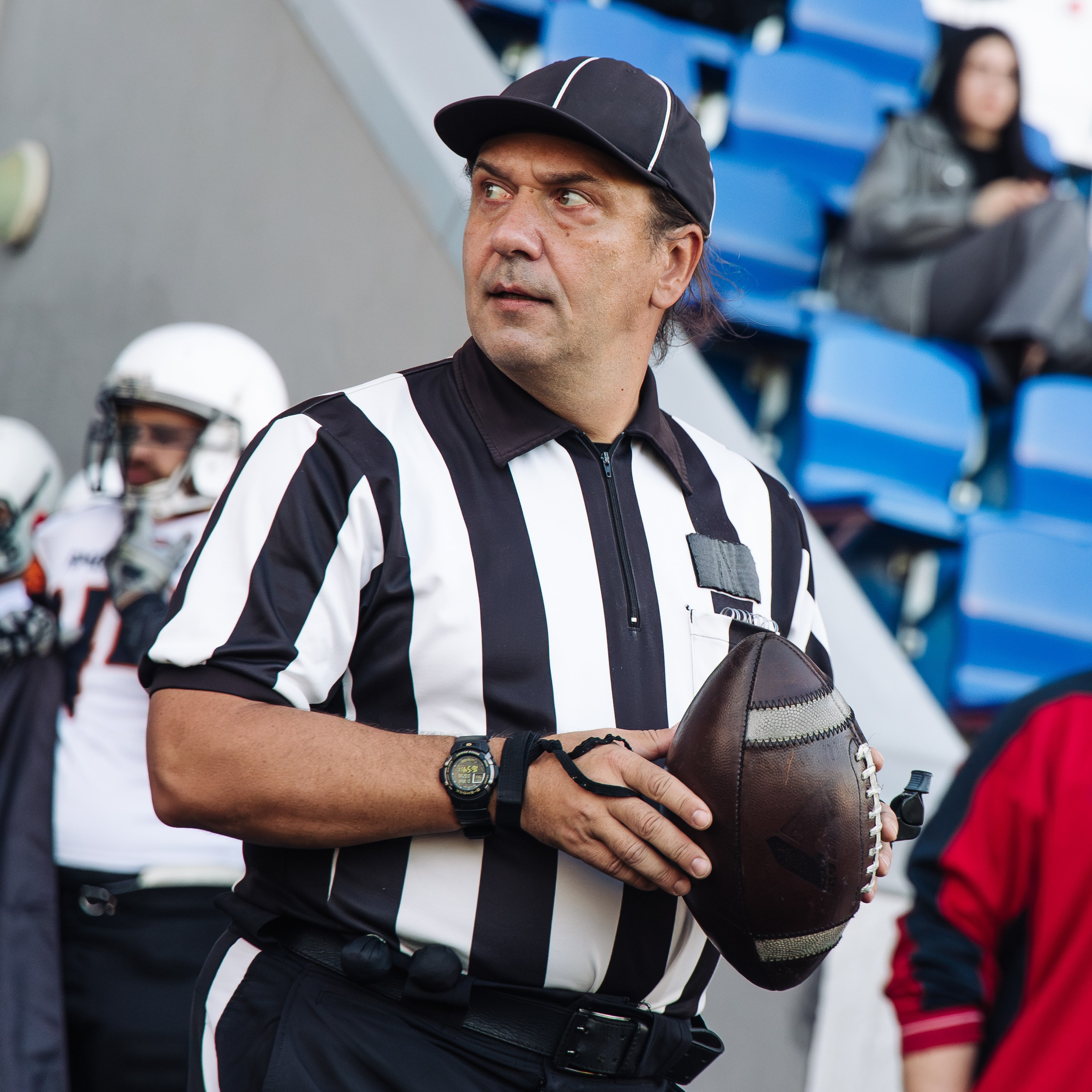 Спортивный фотограф Сергей Иванов — судья в американском футболе