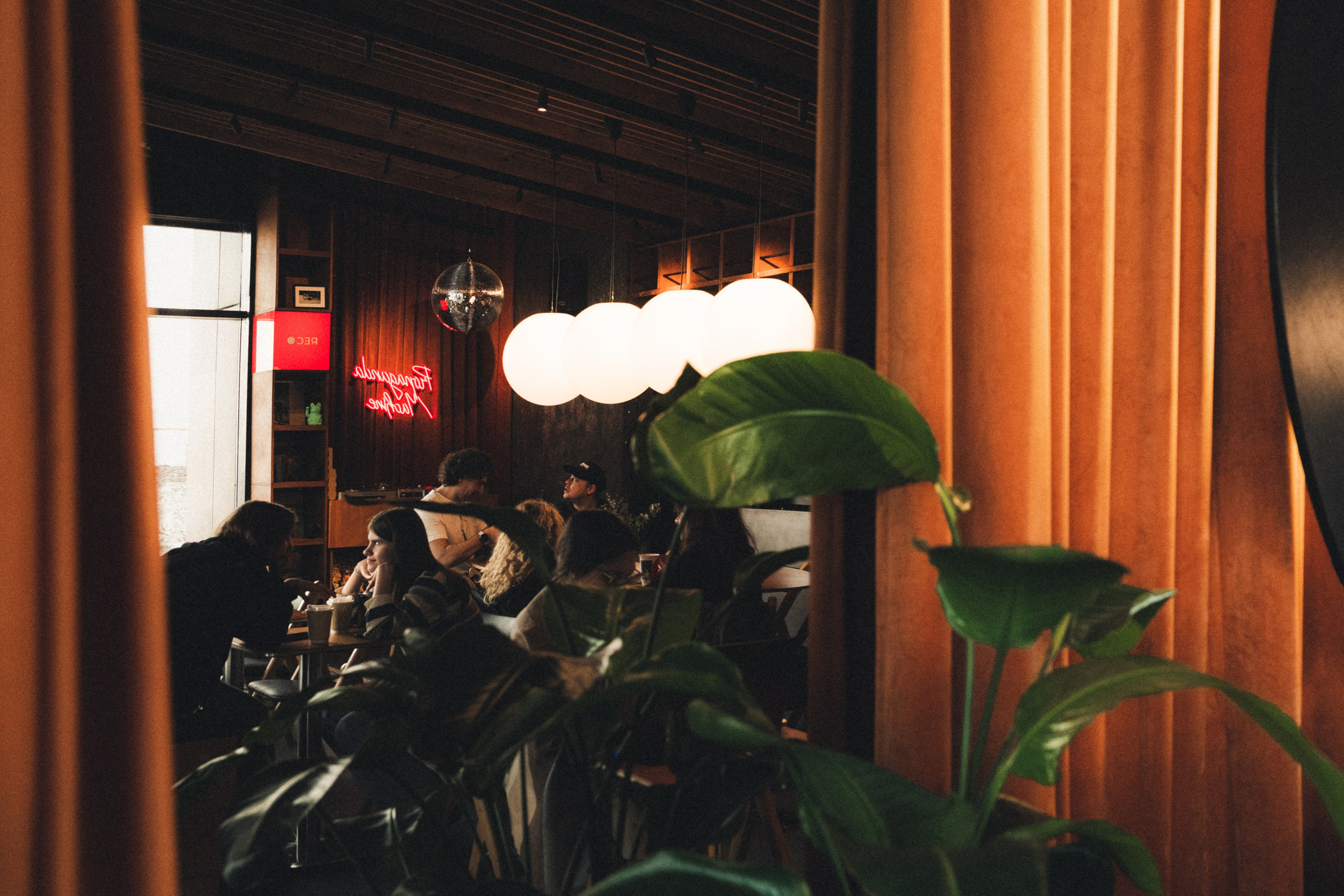 Фотосъёмка для сети кофеен Surf Coffee. Фотограф Илья К. в Москве