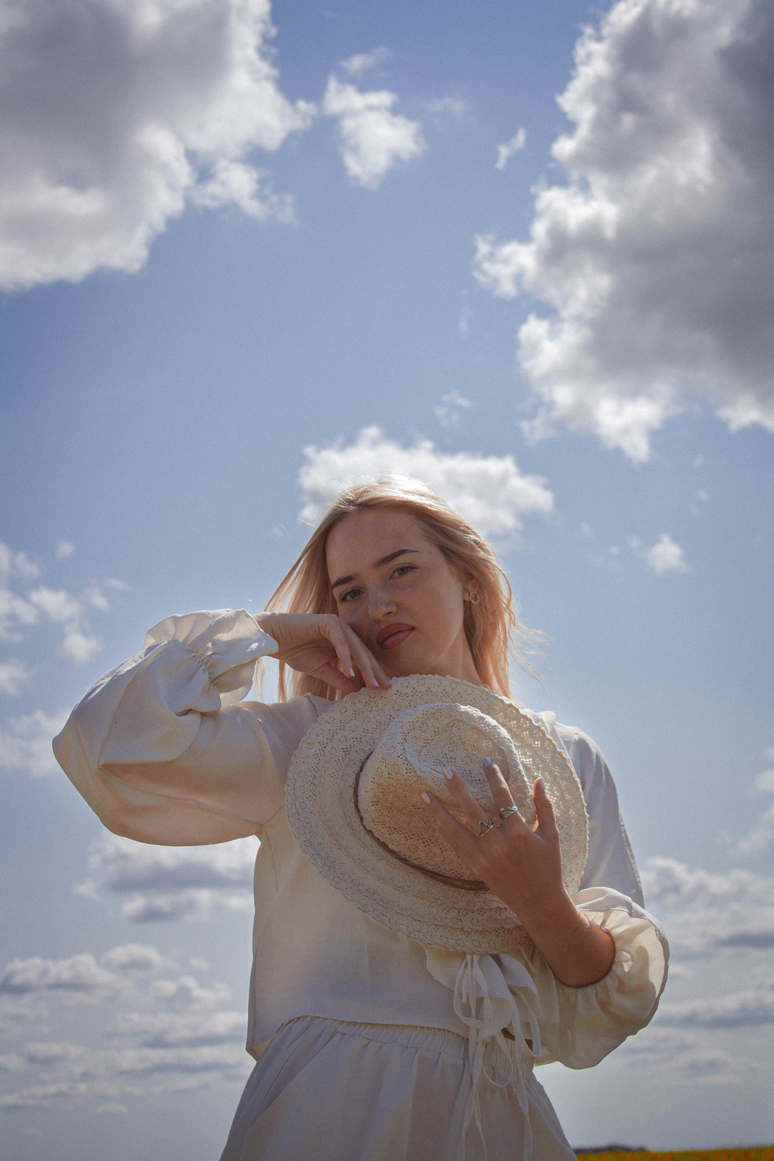 Настроение: уйти в поле с подсолнухами. Портретный фотограф в Саратове