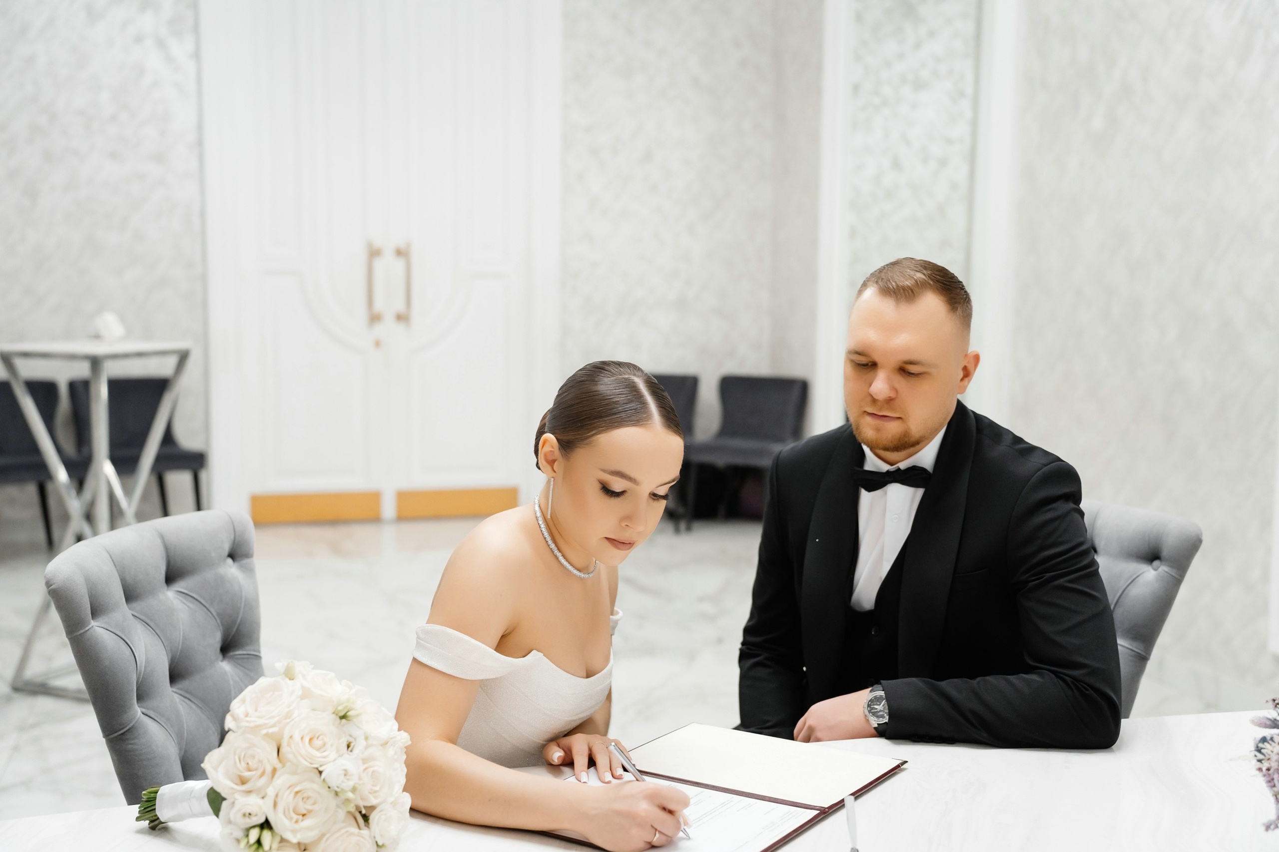 Свадебная фотосессия в парке Архангельское. Свадебный и семейный фотограф в Москве Светлана Зоткина