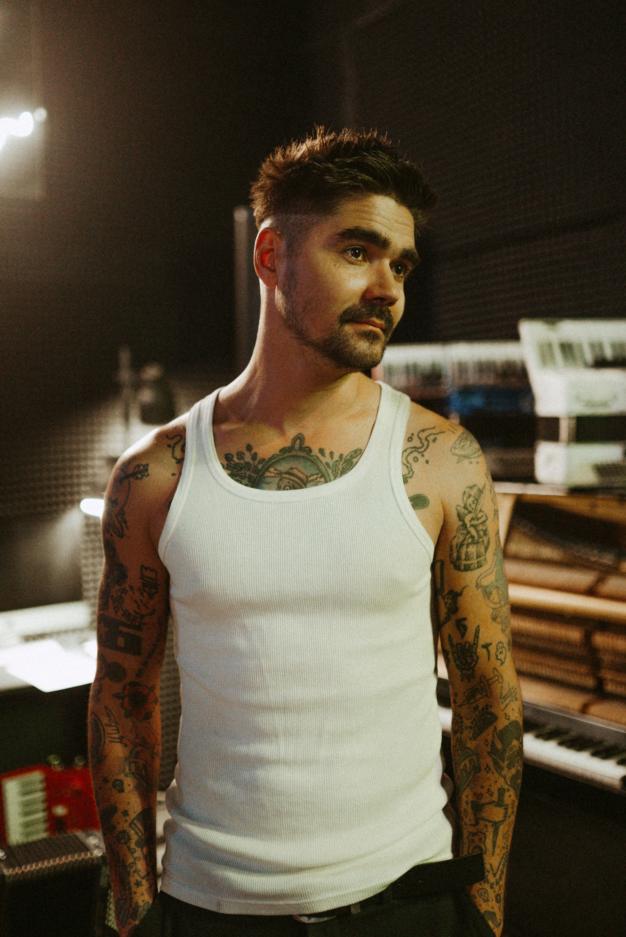 2025. Стрит-фотография, полная абсурда, идиотизма и красоты