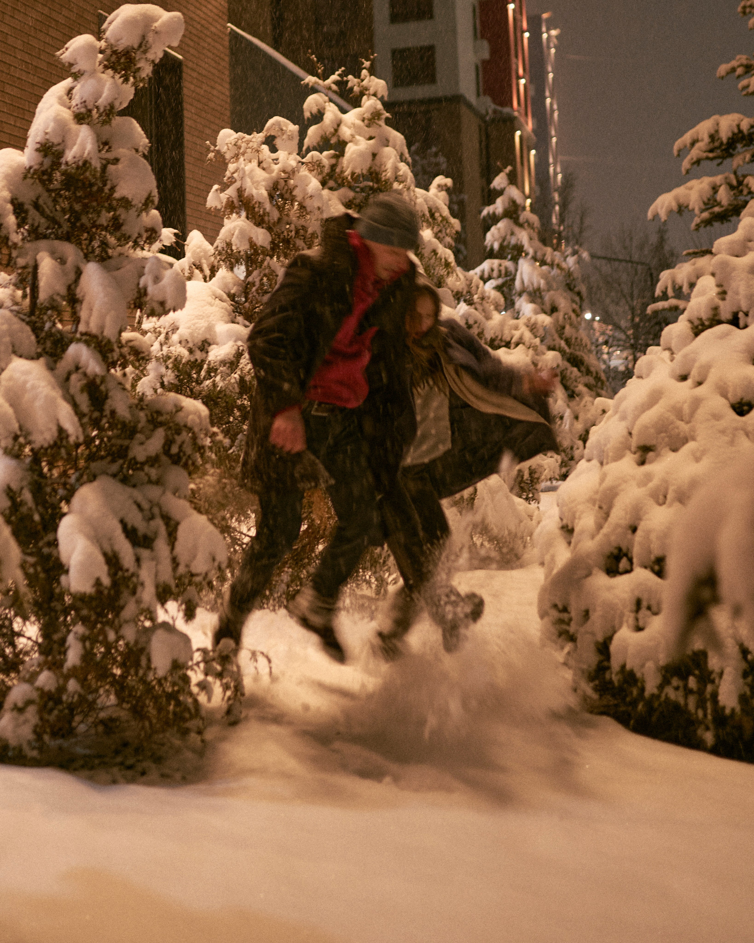 Snowy winter walk. Фотограф в Алматы Анастасия Новоселова