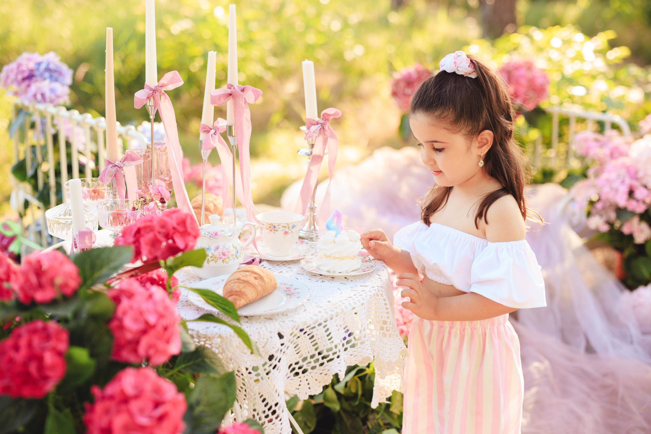 Цветочная кровать с кроликами. Семейный и детский фотограф в Краснодаре Анна Трашкова