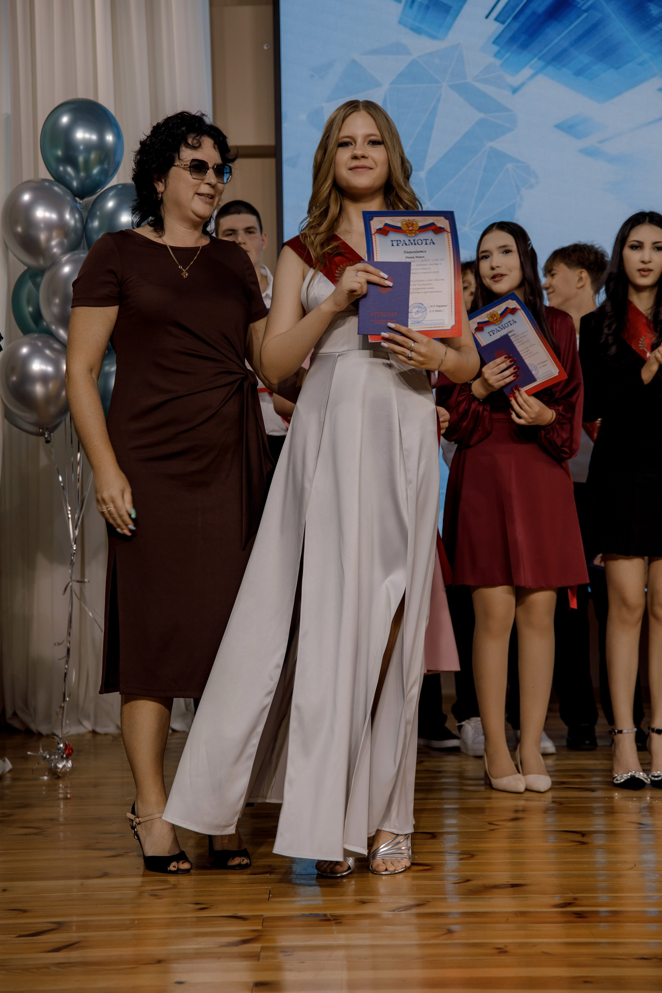 Выпускной школа 107 г Краснодар. Выпускные альбомы в Краснодарском крае