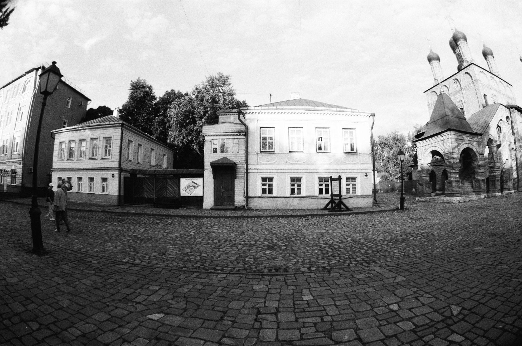 Крутицкая слобода в Москве. Paintings by the artist Sergey Ratchin