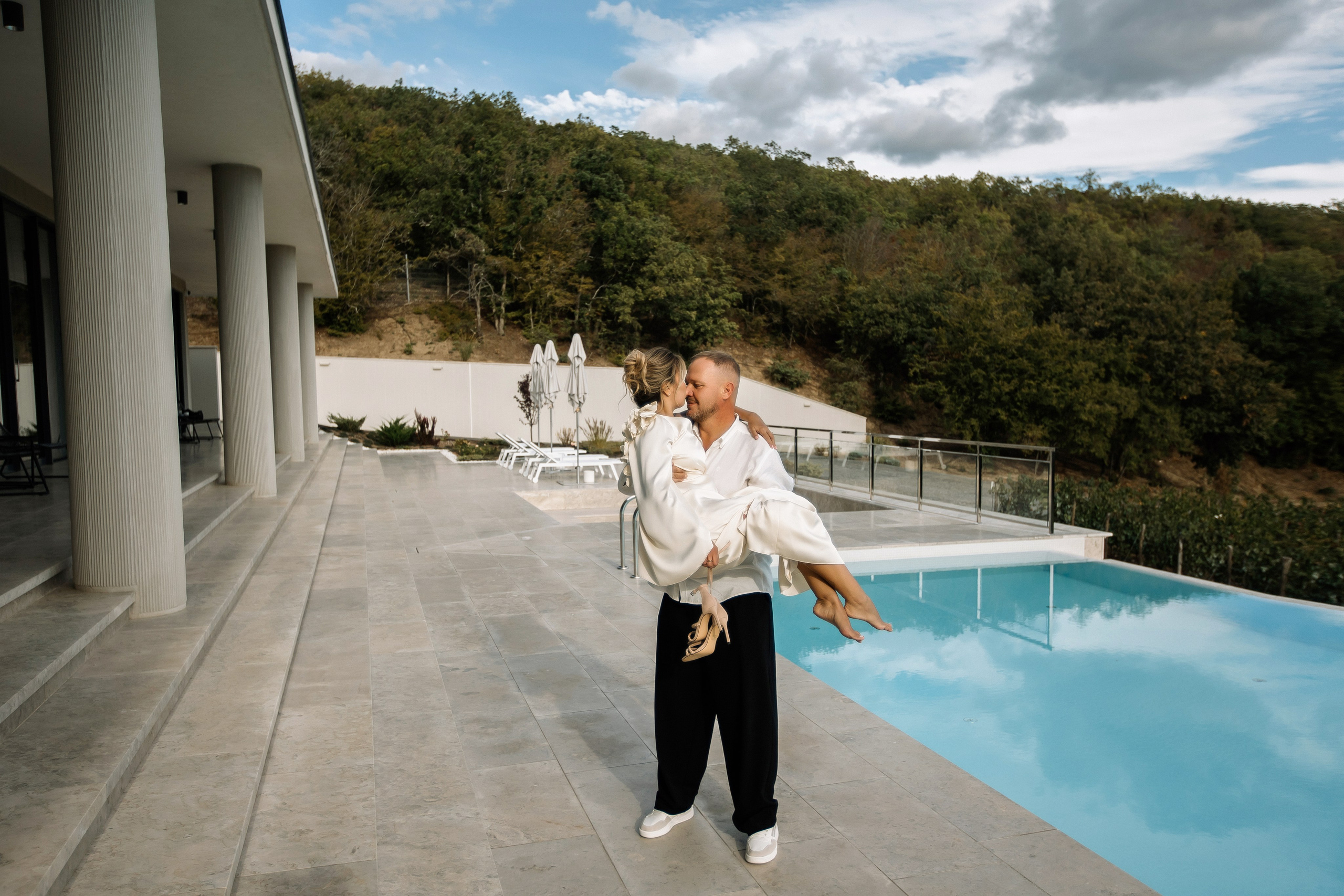 Александр и Гузель. Свадьба для двоих. Винодельня AYA. Фотограф Анна Лейман. Севастополь