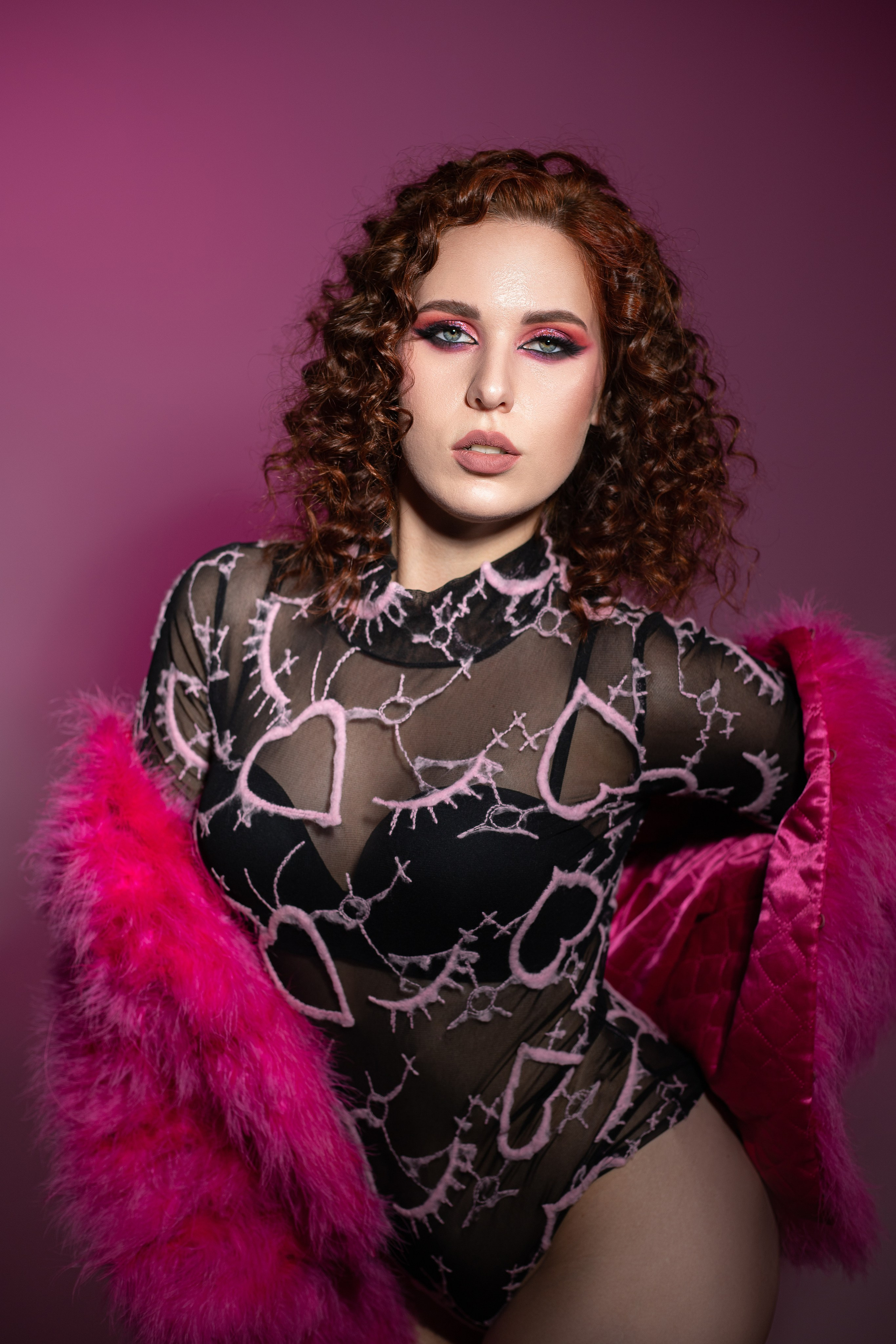 Цветной свет и фигуры. Фотограф Минск