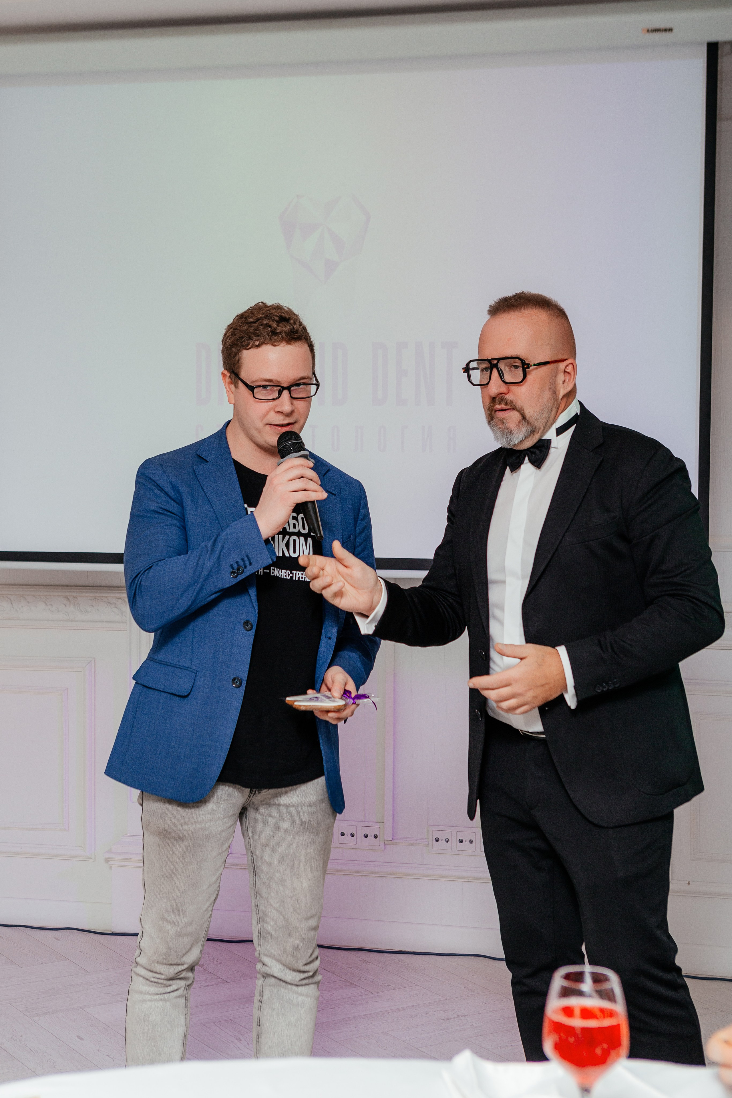 Юбилей стоматологии. Контент фотограф, съемка для маркетплейсов, фуд съемка и репортажи в Новосибирске Ралия Галеева