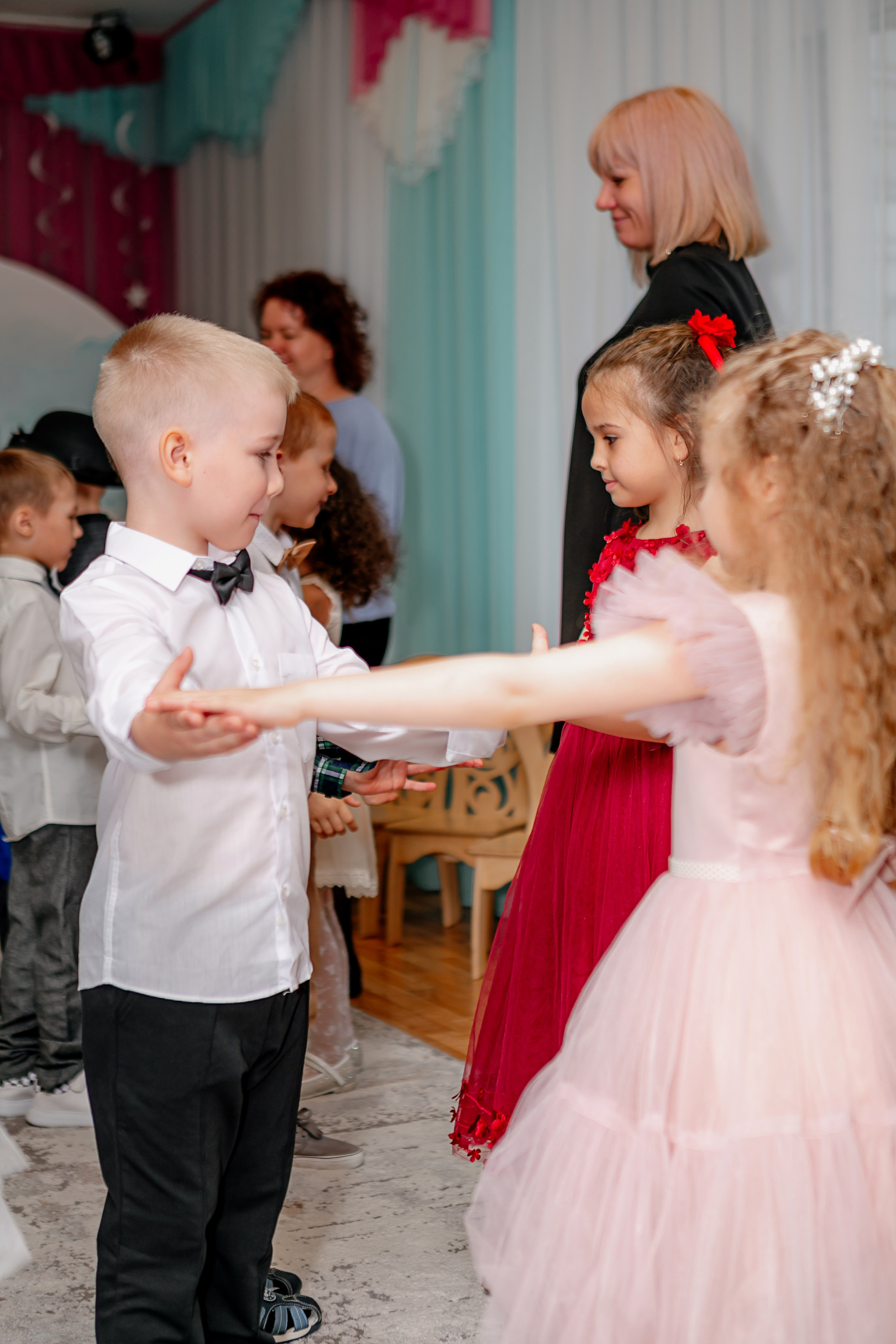 ВЫПУСКНОЙ ДЕТСКИЙ САД. Контент фотограф, съемка для маркетплейсов, фуд съемка и репортажи в Новосибирске Ралия Галеева
