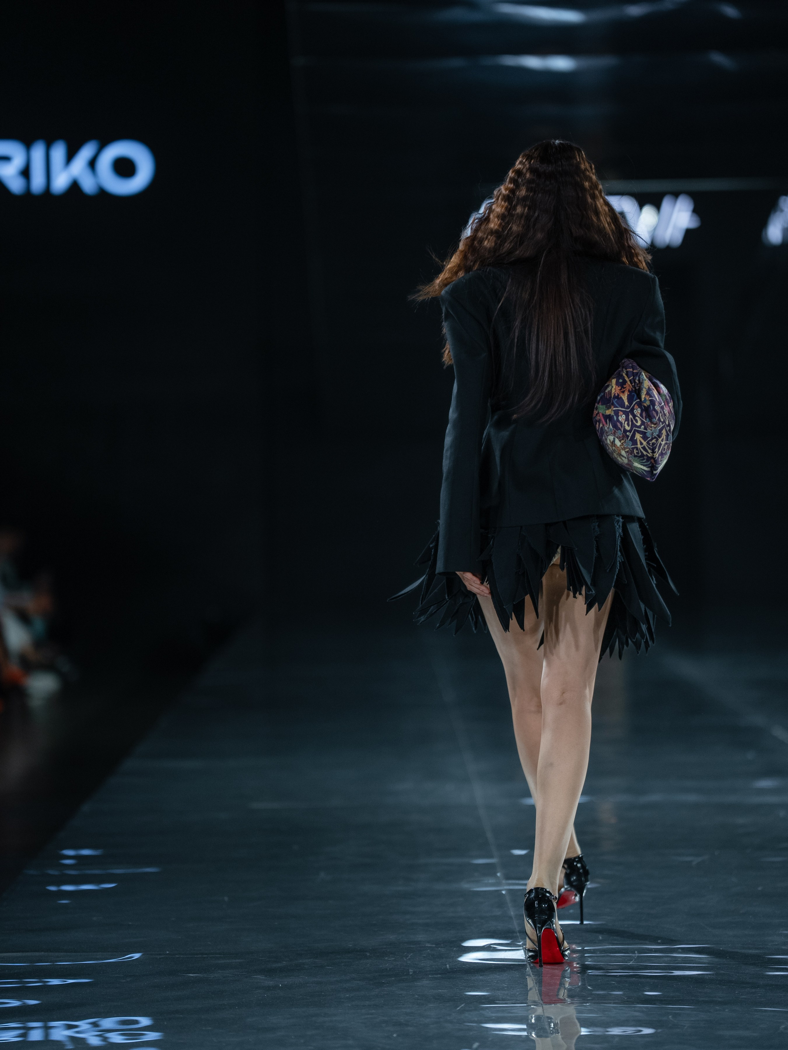 Visa Fashion Week Pre-Fall Mariko. Сайт Алматинского НЮ АРТ, будуар и фэшн фотографа Дениса Карпенко
