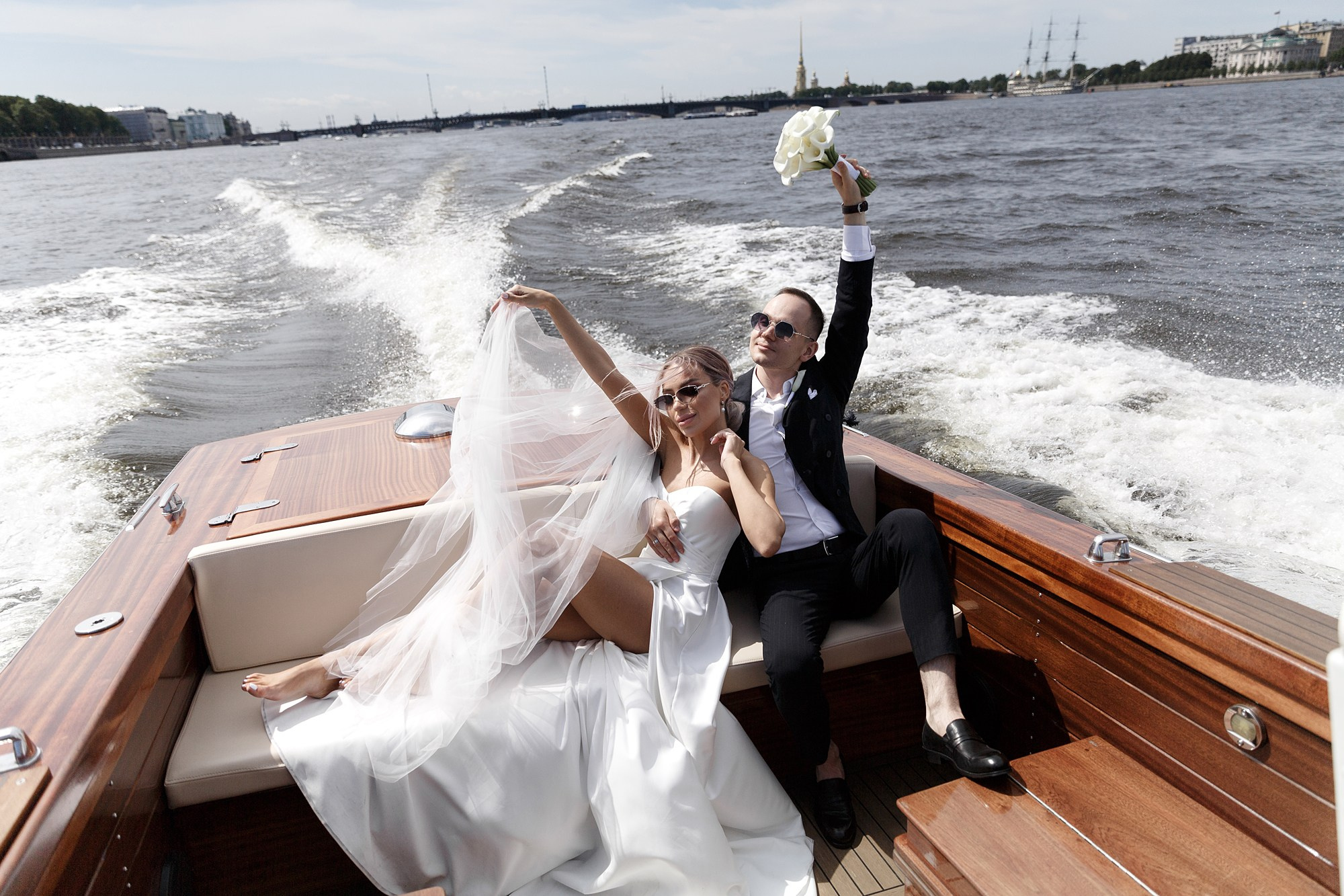 Свадьба на катере. Свадебный фотограф в Санкт-Петербурге Наталья Вендт