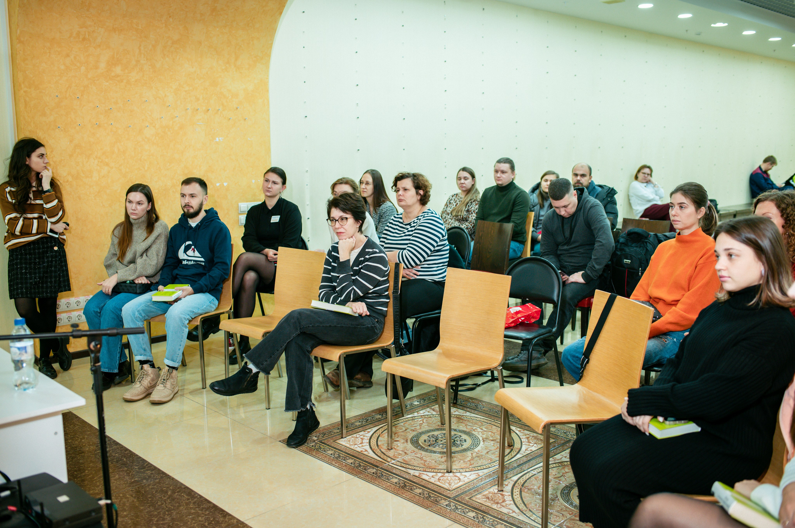 Ася Казанцева 19.11.23 #Читайгород. Фотограф Елена Новикова