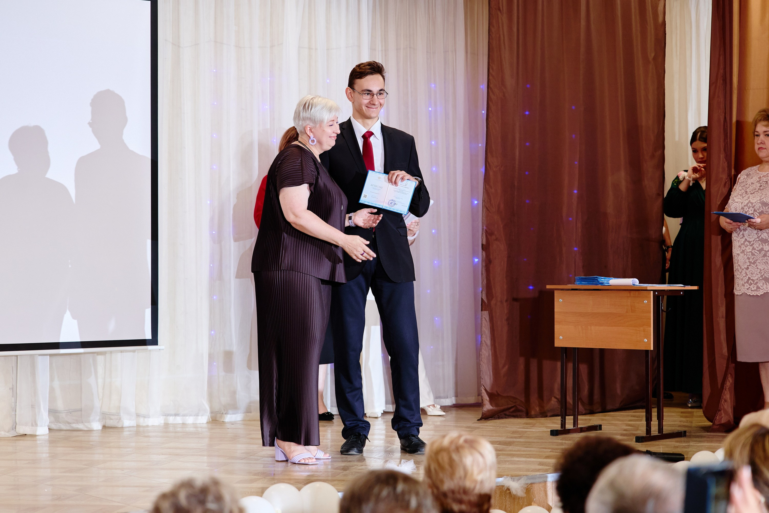 Выпускной 35 Сош. Фотограф Выпускные альбомы Таганрог Сергей Коробченко