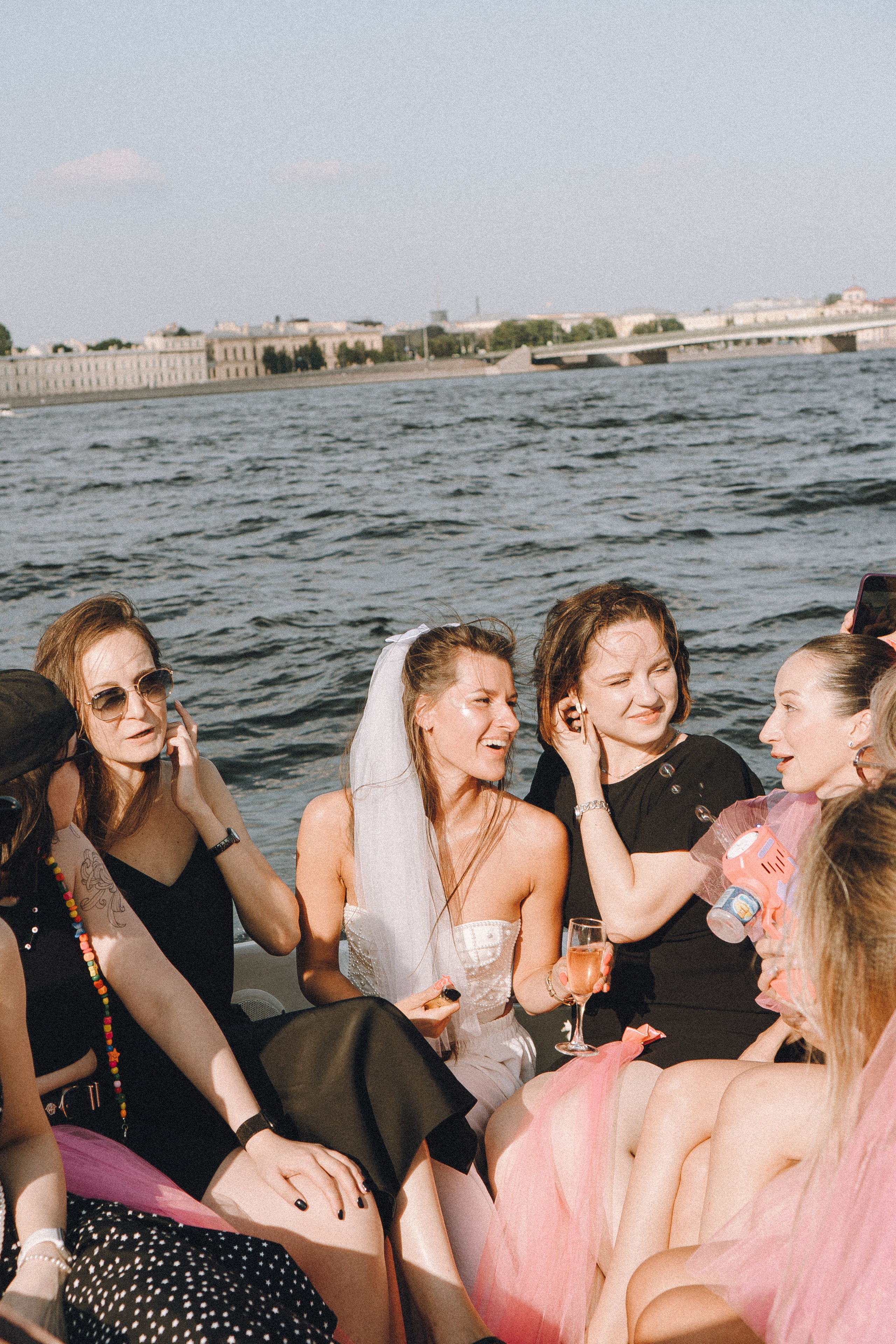 ДЕВИЧНИК НА КАТЕРЕ. Профессиональный фотограф, Санкт-Петербург — Виктория Богомолова