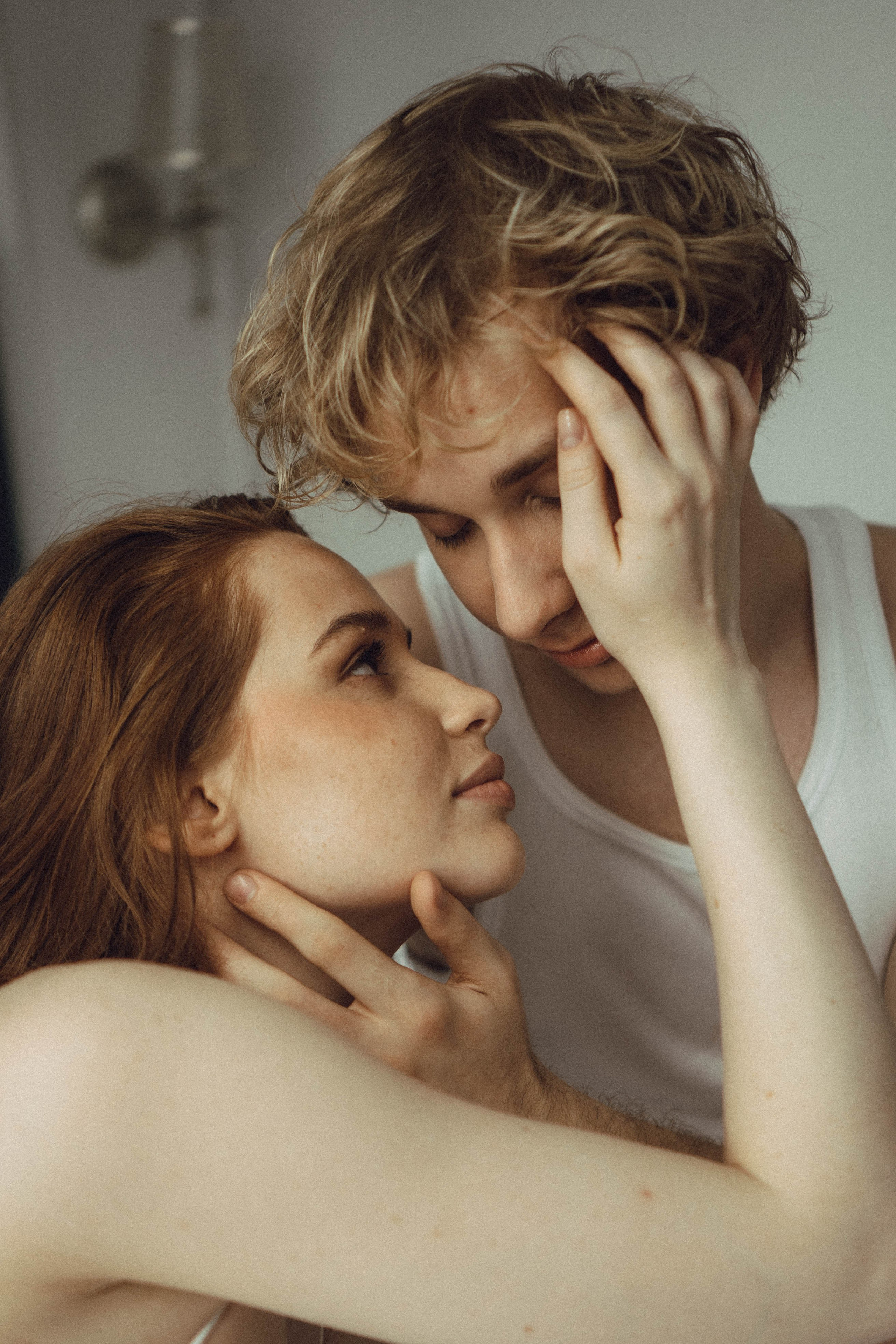 СВАДЕБНАЯ СЬЕМКА В ОТЕЛЕ. СБОРЫ ЖЕНИХА И НЕВЕСТЫ И ТАКЖЕ ТОР И ПОДГОТОВКА К ПРОГУЛКЕ. Профессиональный фотограф, Санкт-Петербург — Виктория Богомолова