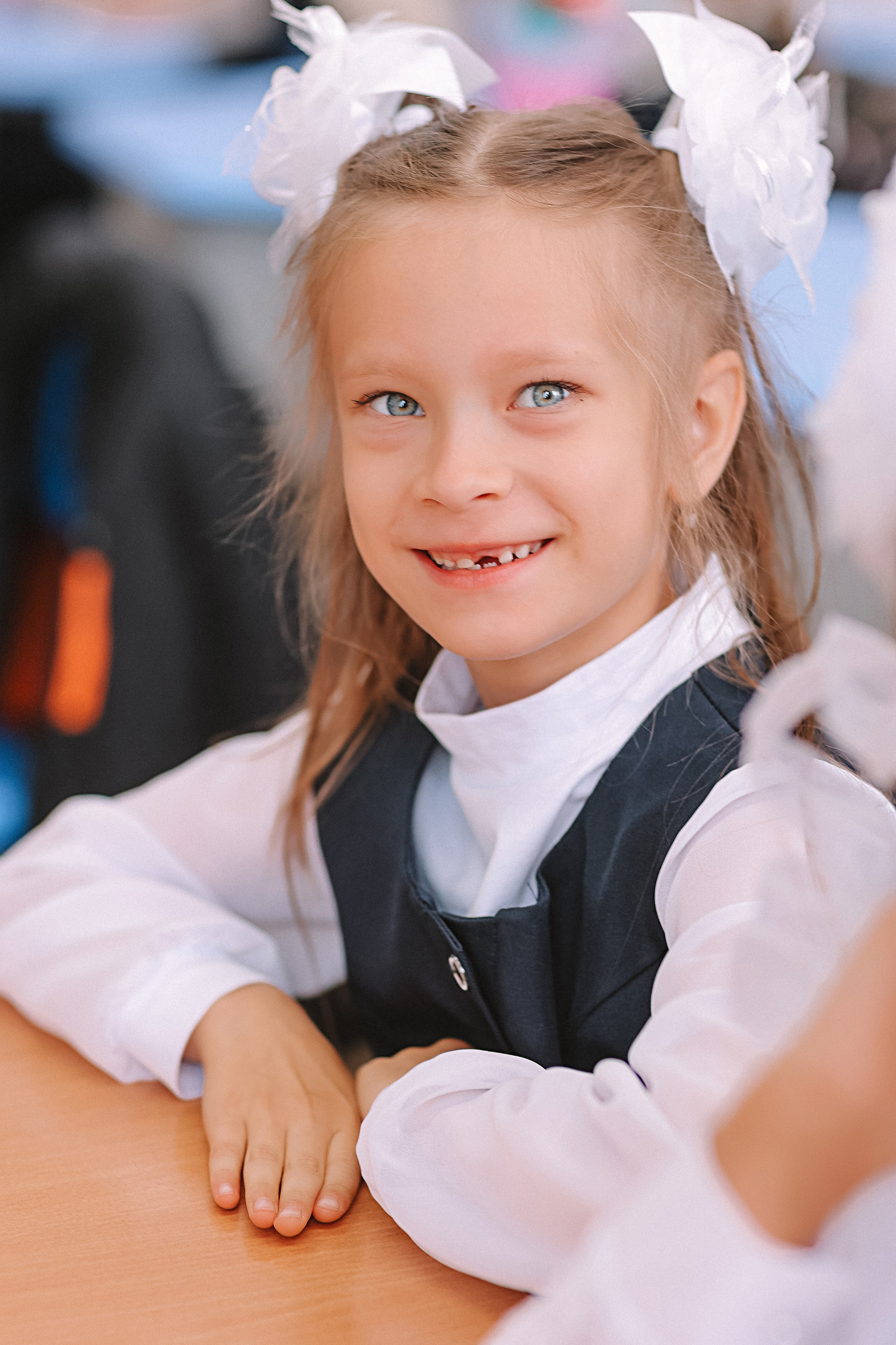 1 сентября линейка+кл час+портреты. Семейный фотограф Тюмень, фотограф на роды Салмина Мария