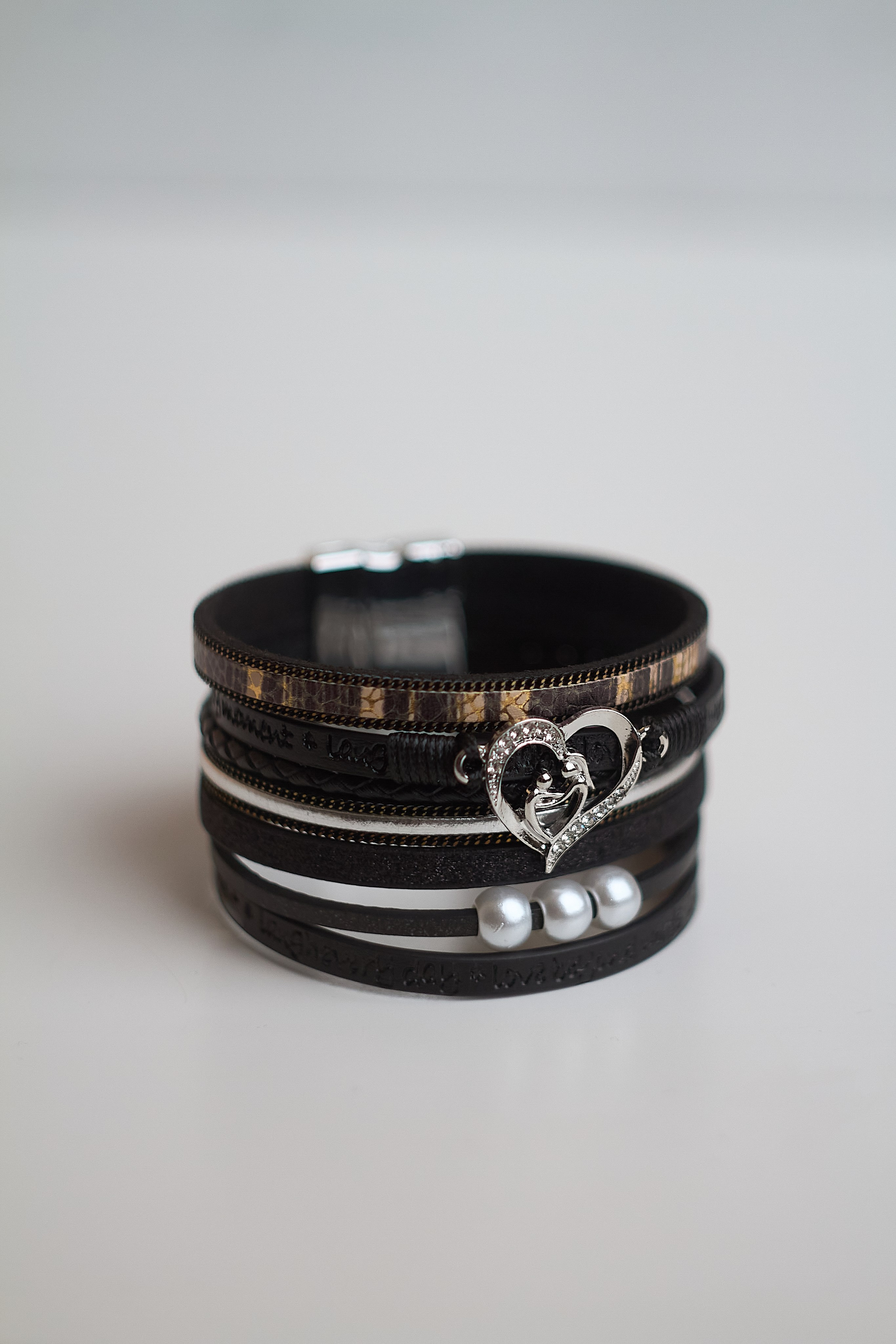 Браслеты WB. Фотограф Мероприятий Новосибирск