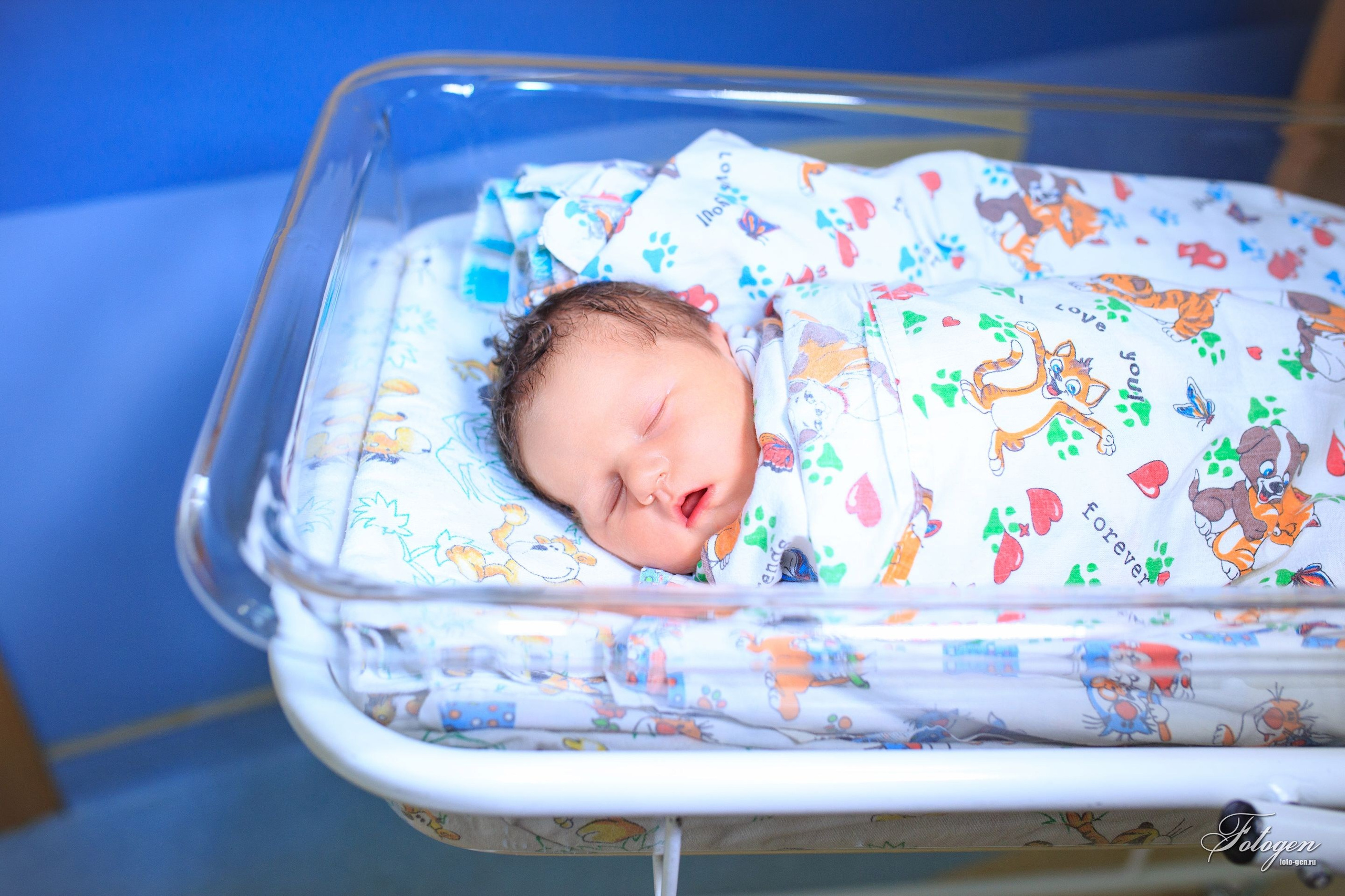 Фотосессия выписки из роддома в Краснодаре | Портфолио Fotogen. Интерьерная фотостудия FOTOGEN г. Краснодар