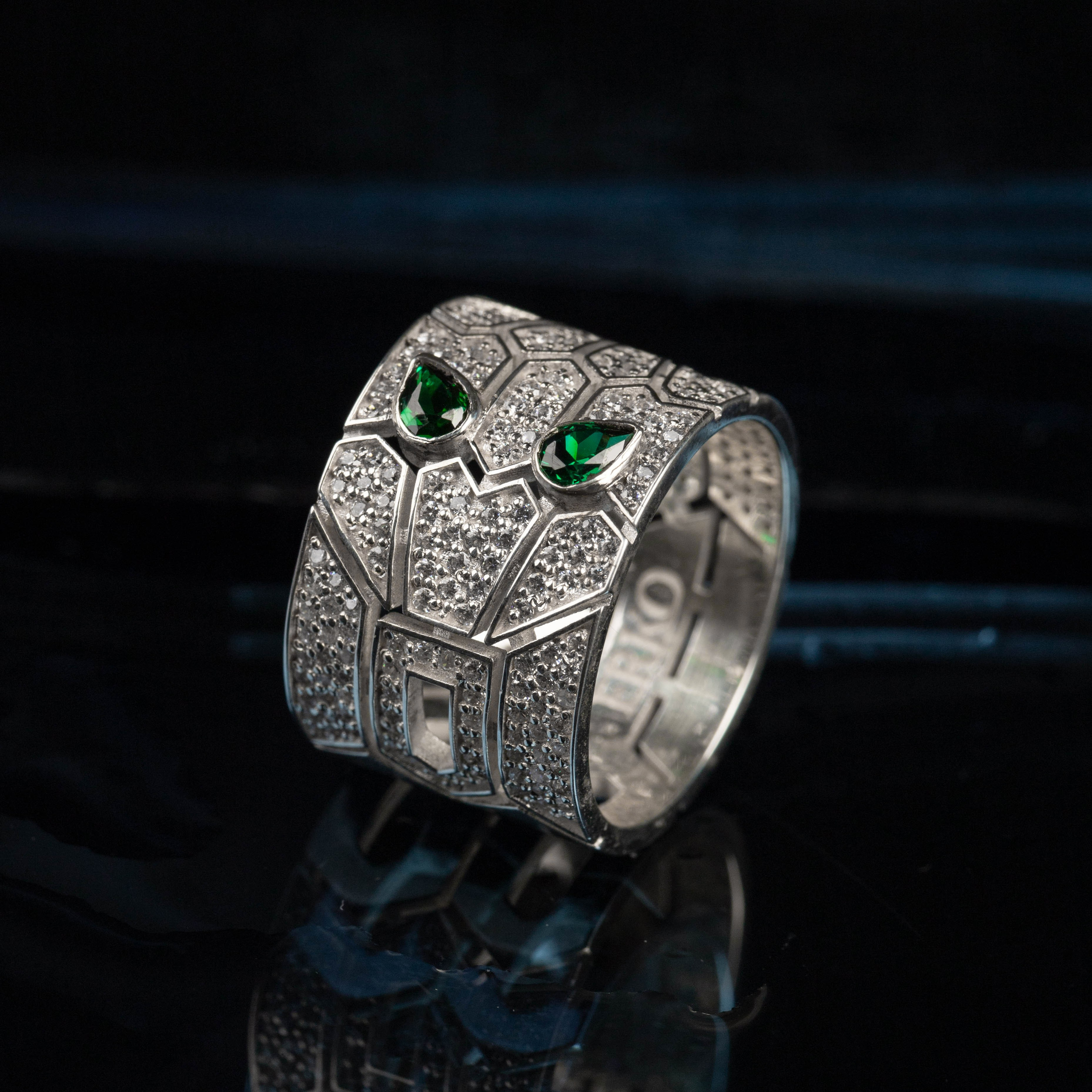 Ювелирные украшения. Предметный фотограф в Крыму Ольга Шестакова