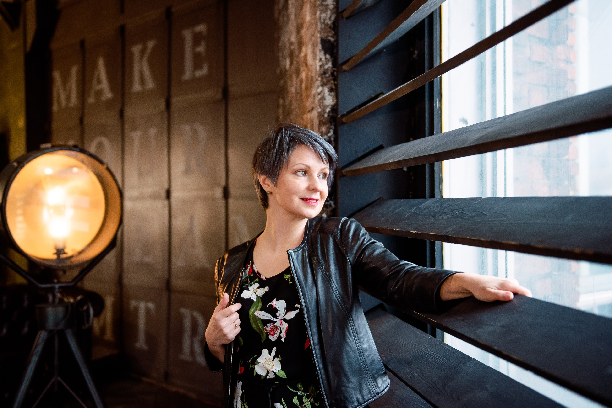 Семейная фотосессия в Wood-studio. Свадебный и семейный фотограф в Москве Юлия Винник