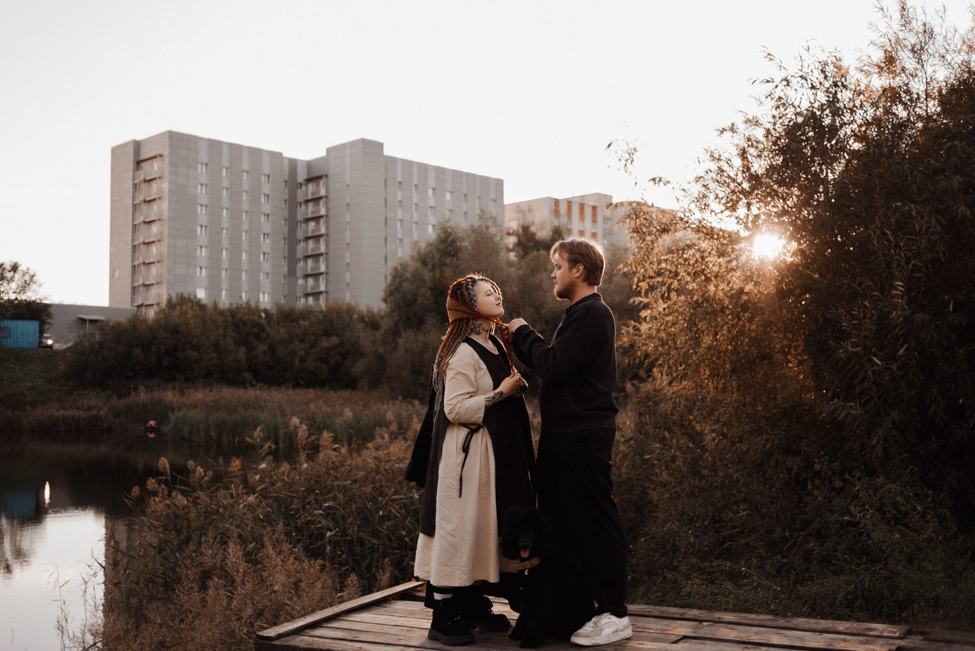 Фотосессия пары с собакой в Тюмени — Стася, Кирилл и Каренин. Портретный фотограф Тюмень Дарья Мустафина