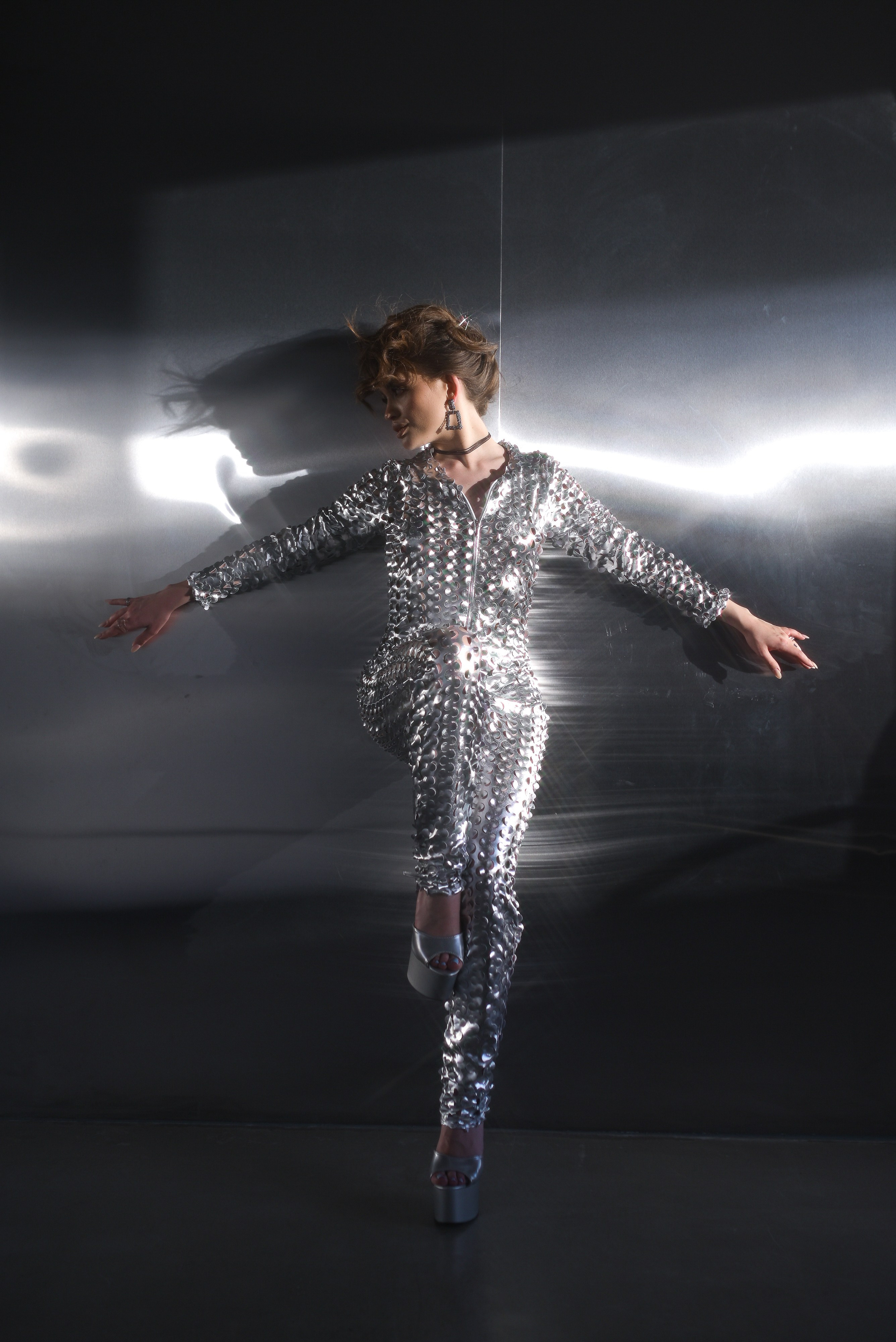 Съёмка в фотостудии Base, серебристая стена. Semerlina.ru