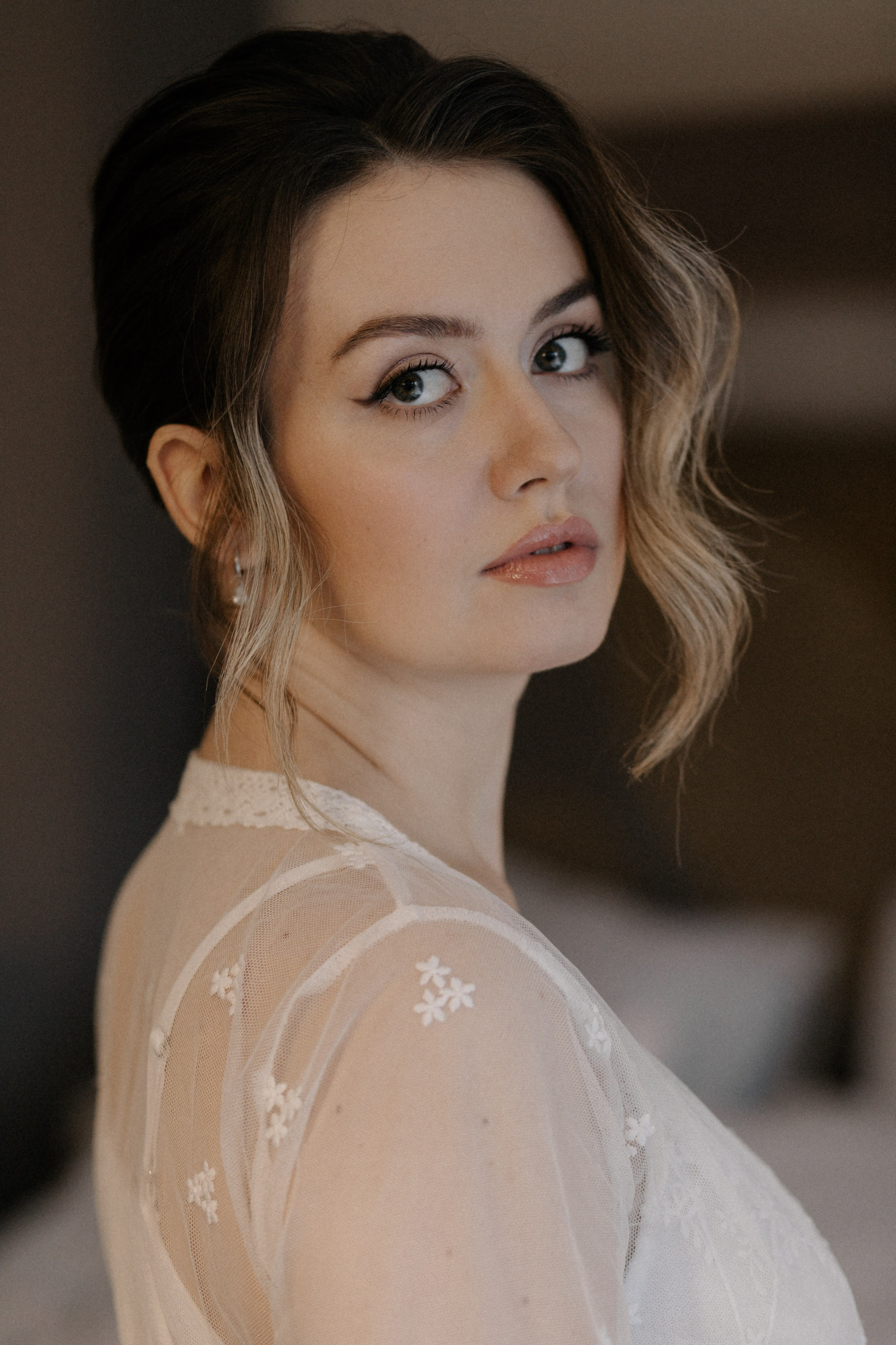 Ксюша и Илья. Утро в отеле роспись в Birds. Свадебный и портретный фотограф в Москве Анастасия Масюк