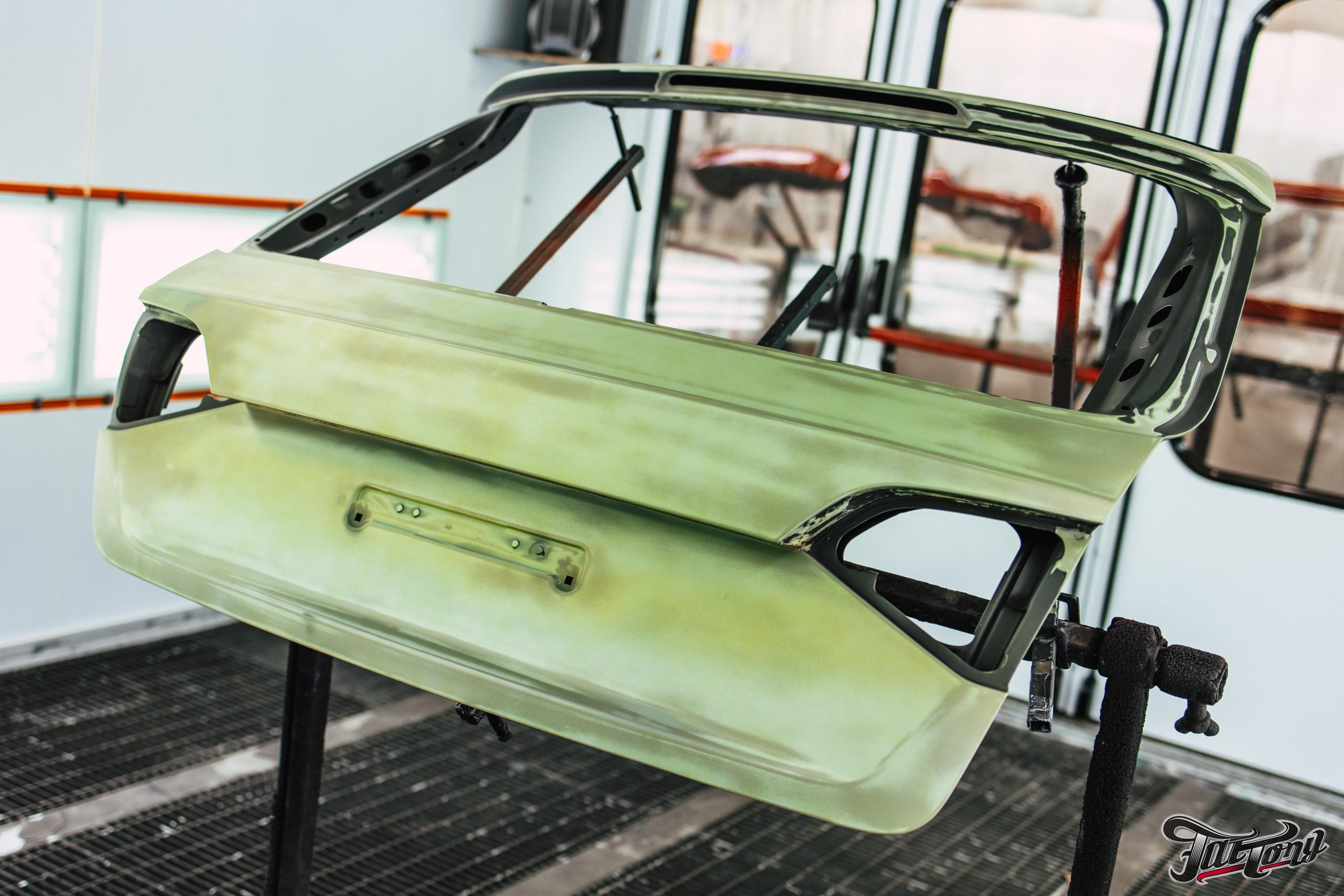 Audi S4 полный окрас кузова, кузовные работы и антихром. DeLorein