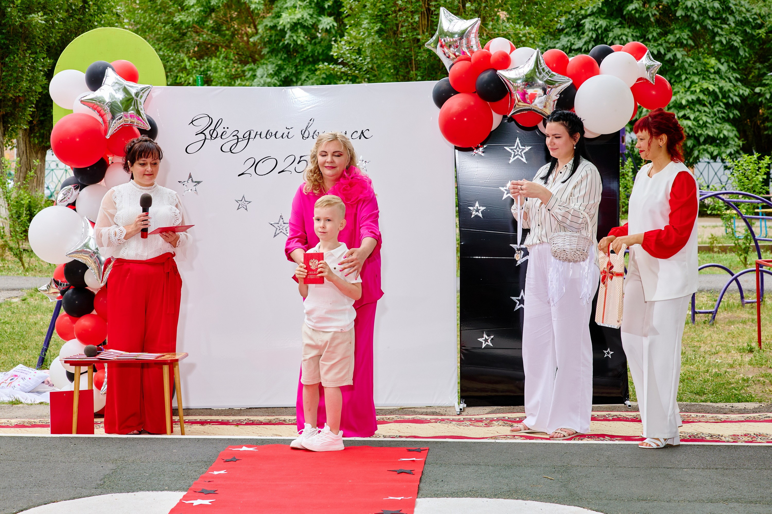 Выпускной 45 сад. Фотограф Выпускные альбомы Таганрог Сергей Коробченко