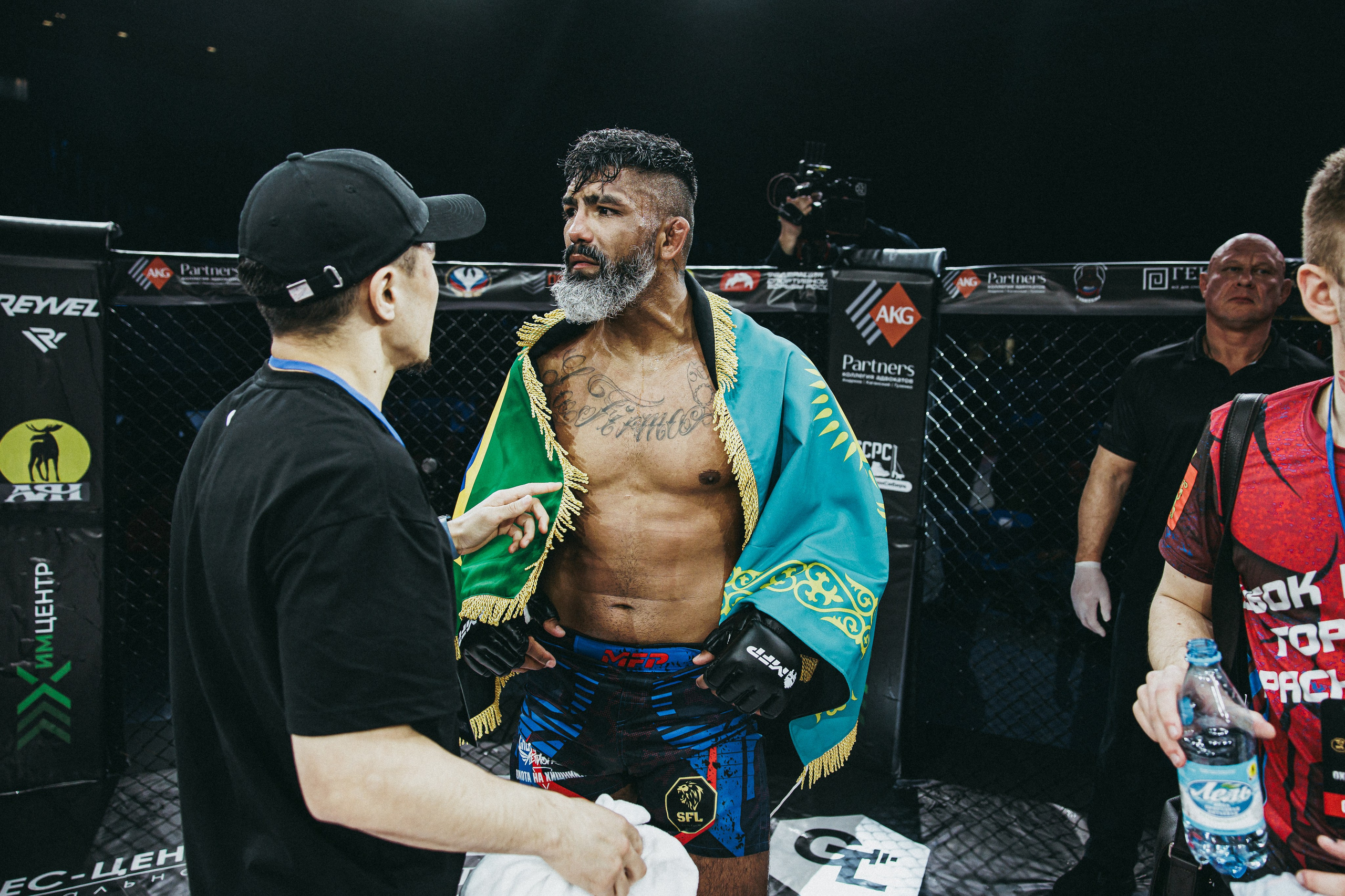 MFP255 ДУГЛАС РИБЕЙРО VS МАКСИМ БУТОРИН. Фотограф Иркутск Антипин Сергей