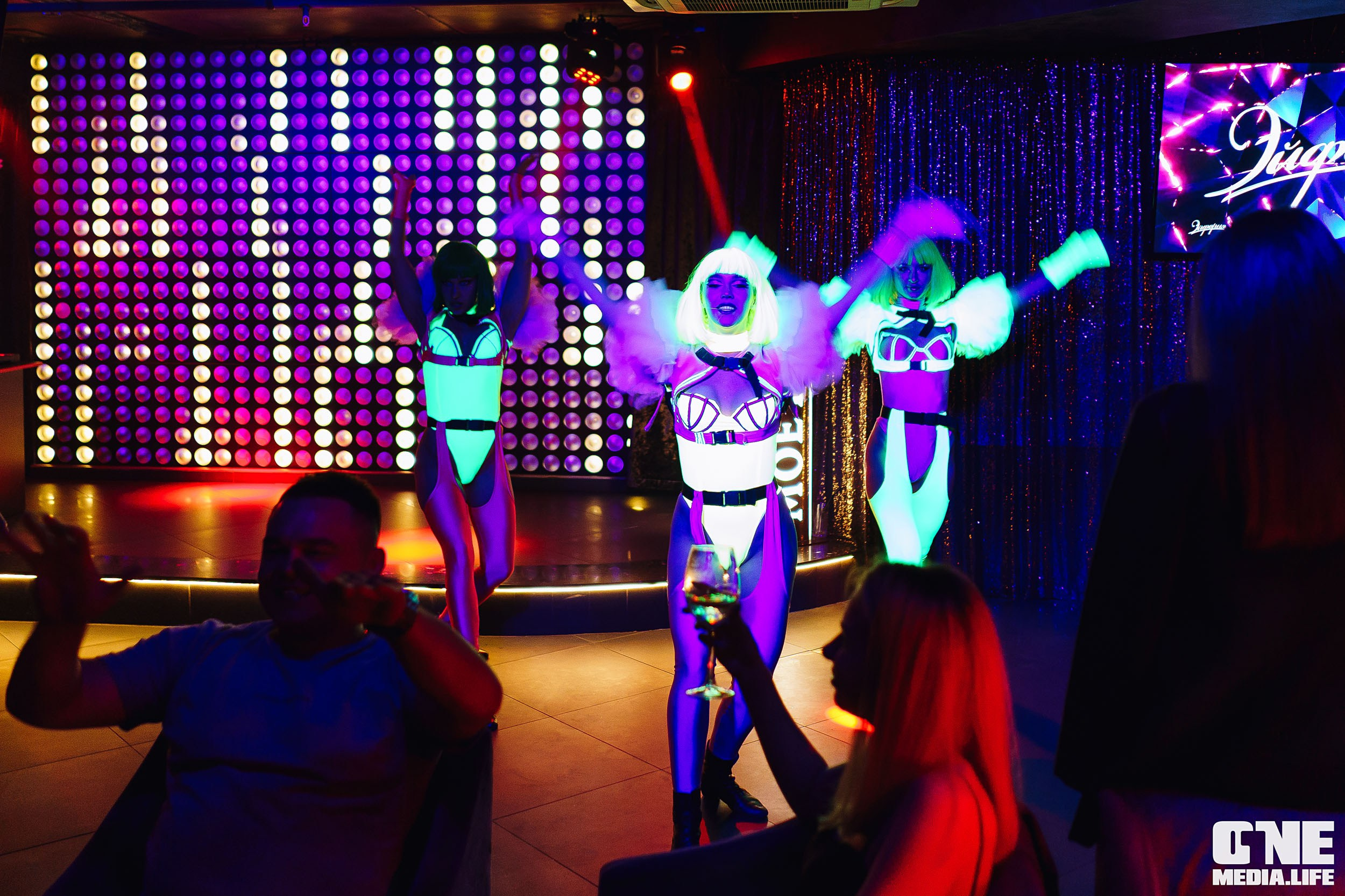 Фоторепортаж из караоке-клуба Эйфория. One Media Life: фоторепортажи, фотоотчеты с мероприятий и заведений