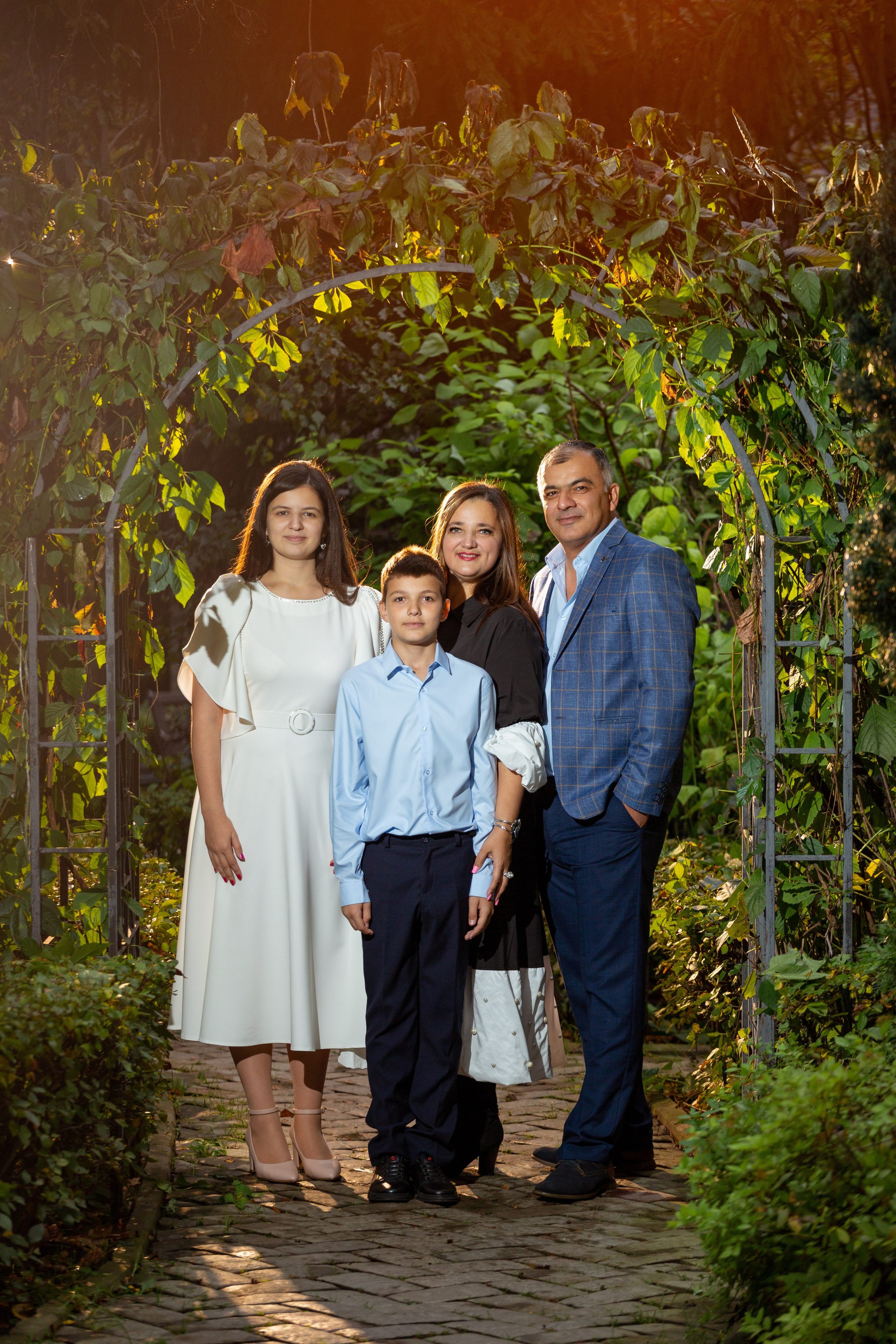 Семейная фотосессия в честь дня рождения. Рекламный, предметный, репортажный, семейный фотограф и художник в Москве