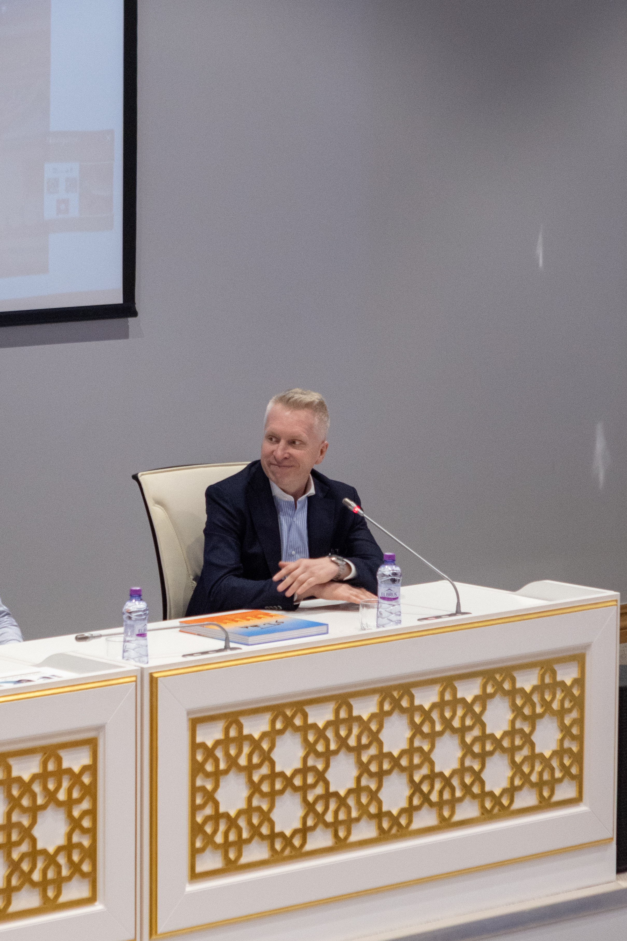 Репортаж с презентации книги — «Москва: город вязевый». Рекламный, предметный, репортажный, семейный фотограф и художник в Москве