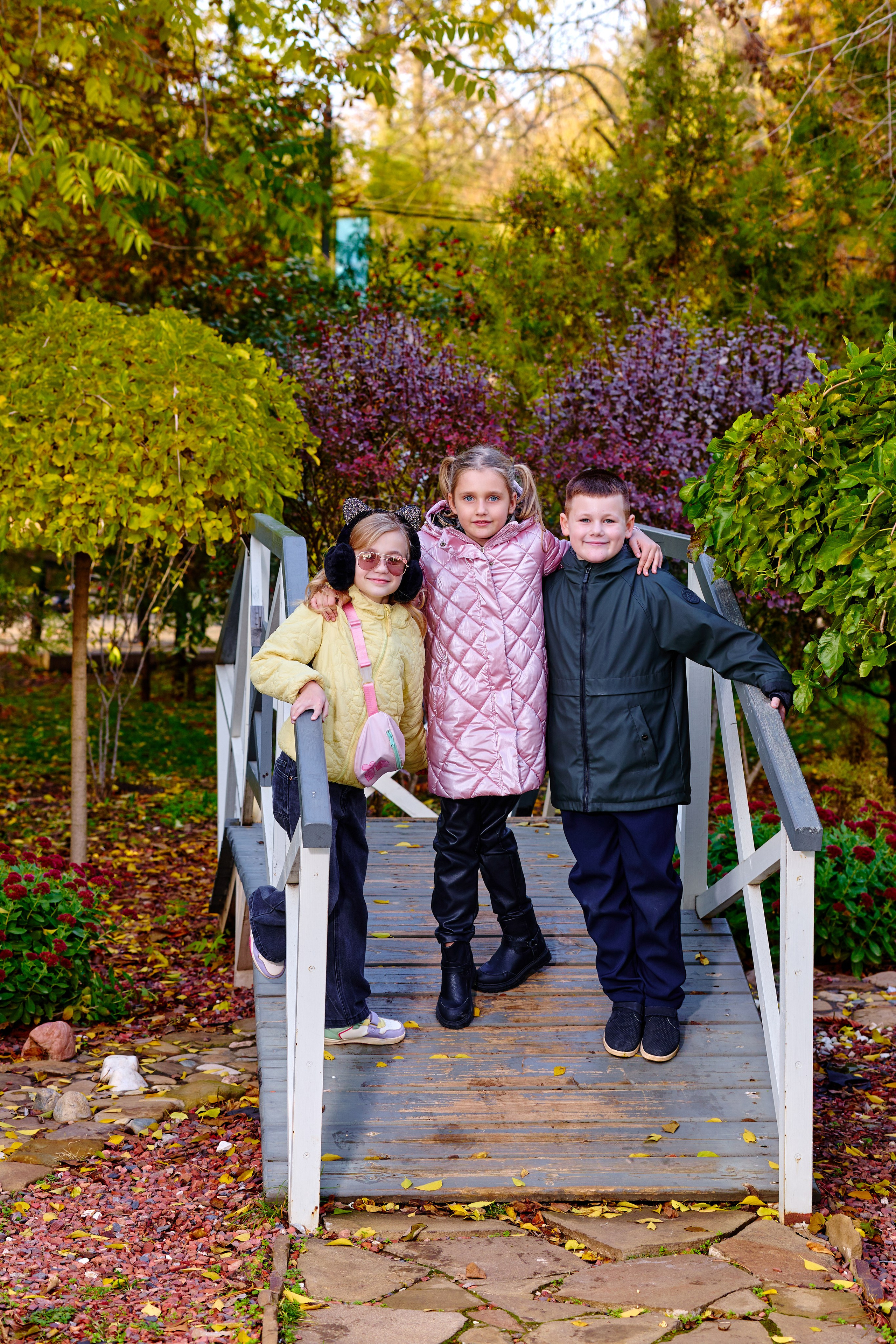 Прогулка в парке классом. Фотограф Выпускные альбомы Таганрог Сергей Коробченко