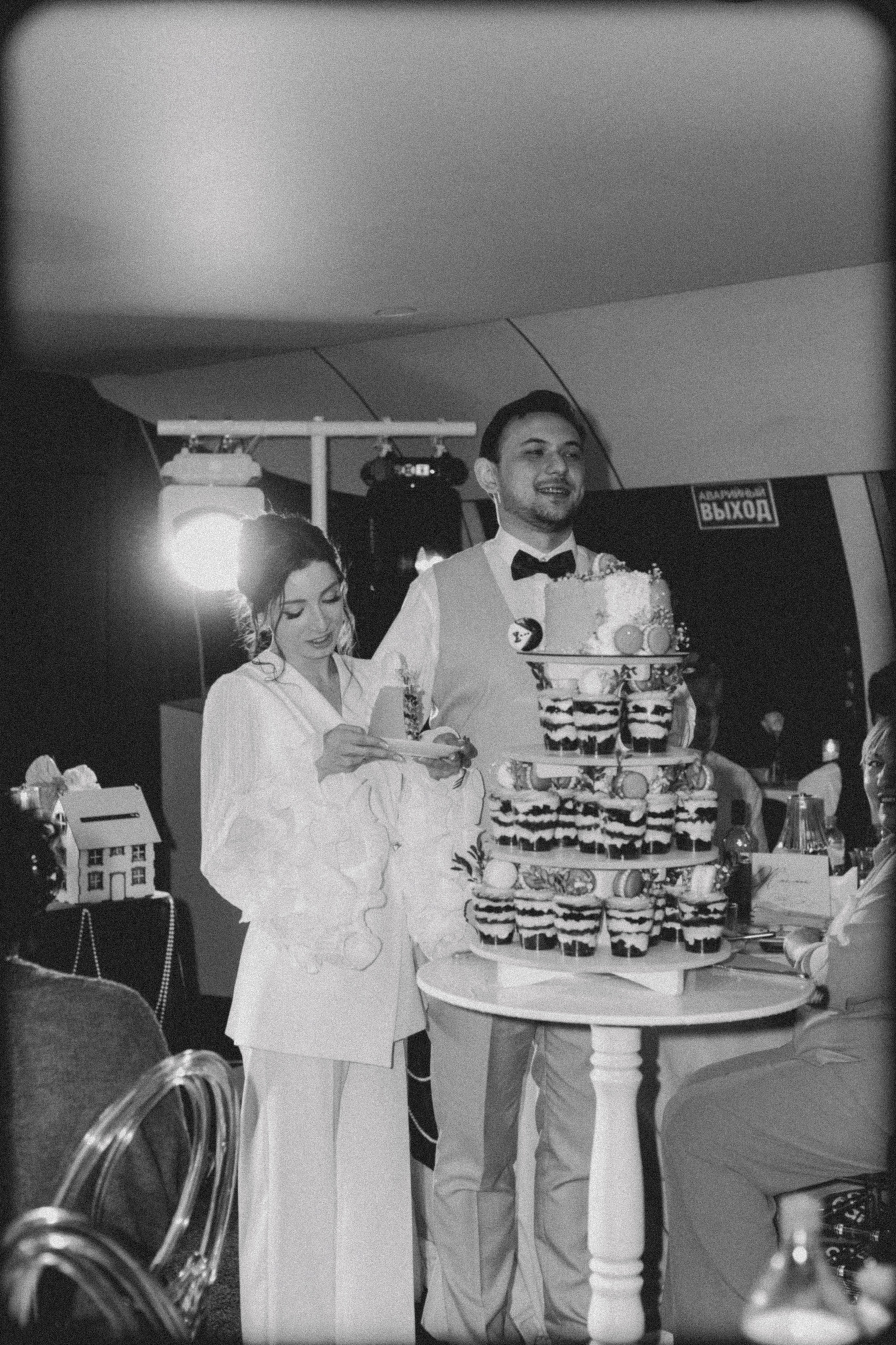 На теплоходе музыка играет. Свадебный фотограф и видеограф Новосибирск Новокузнецк Кемерово — Фото-видеодуэт