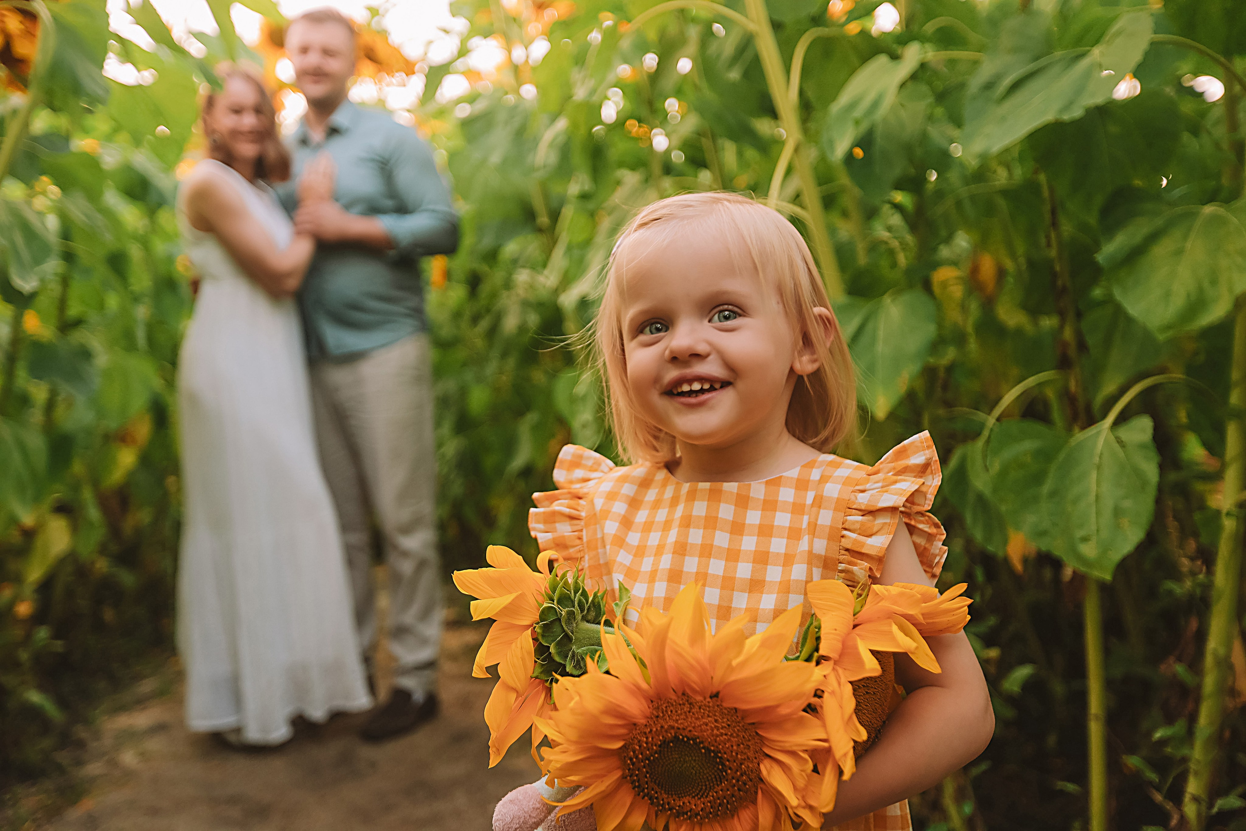 Подсолнухи. Семейный фотограф Тюмень, фотограф на роды Салмина Мария