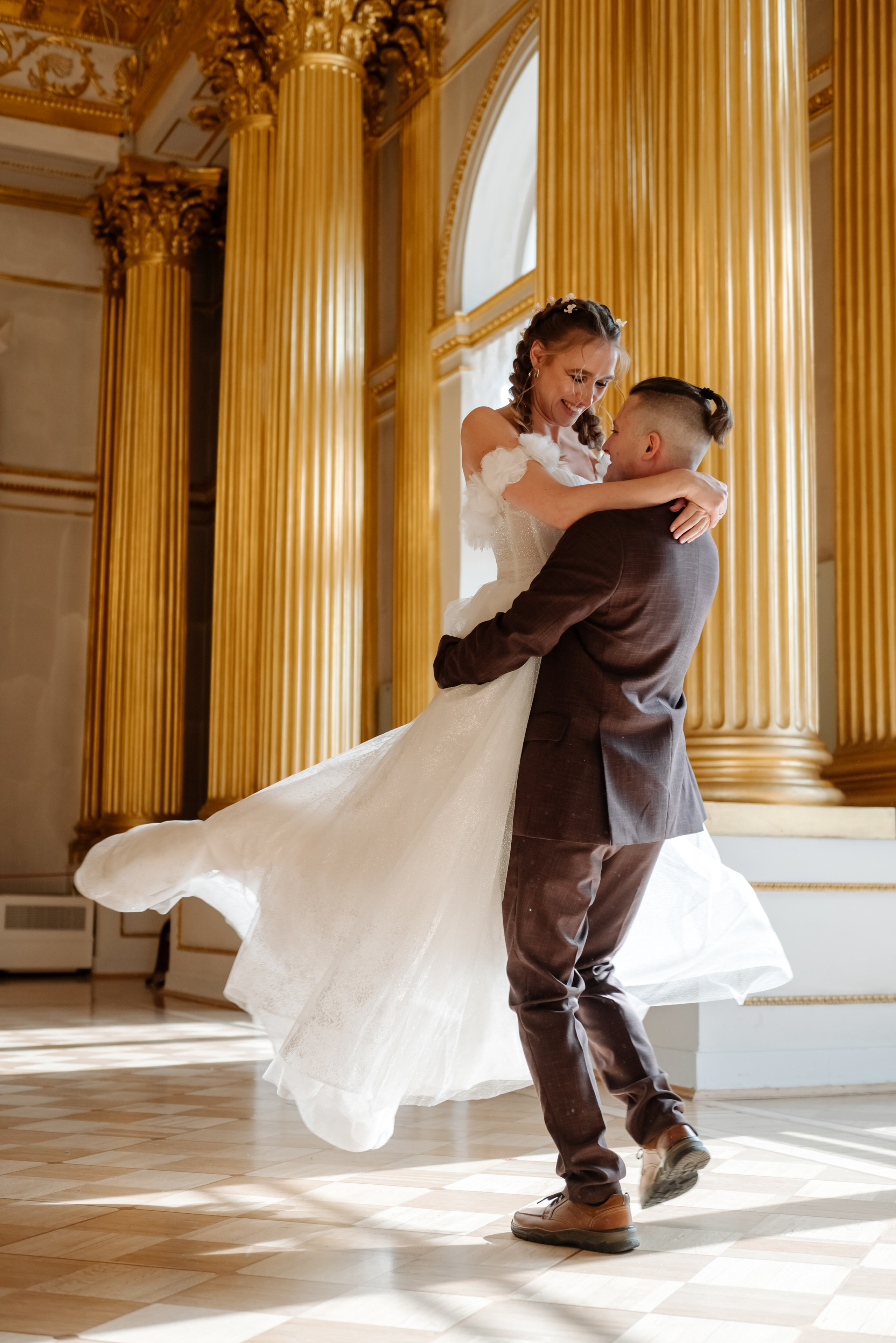 В залах лучшего музея. Свадебный и сеейный фотограф в Санкт-Петербурге Елена Худякова