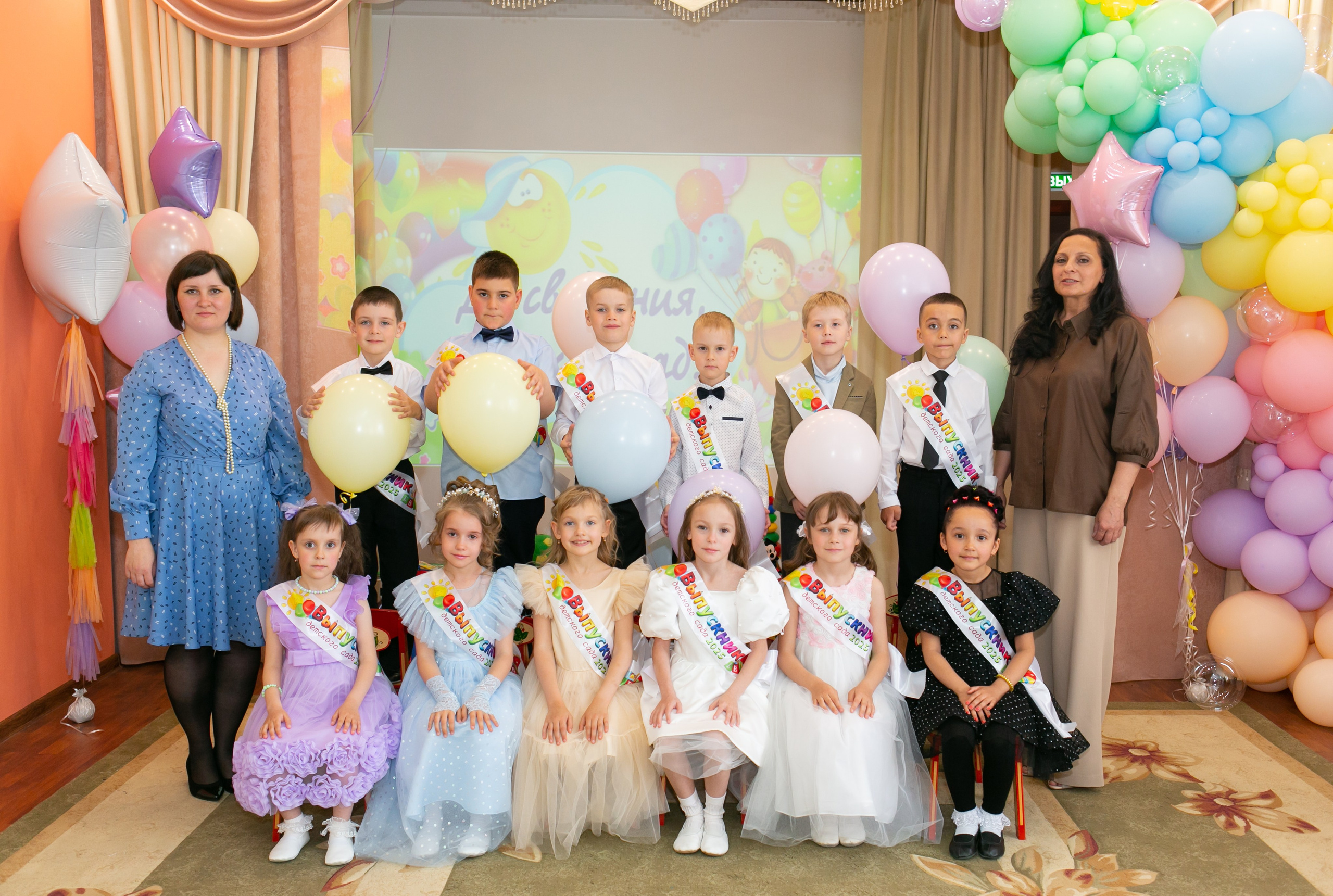 Выпускные и Утренники. Фотограф новорожденных и семейный фотограф НСО г. Бердск Марина Львова