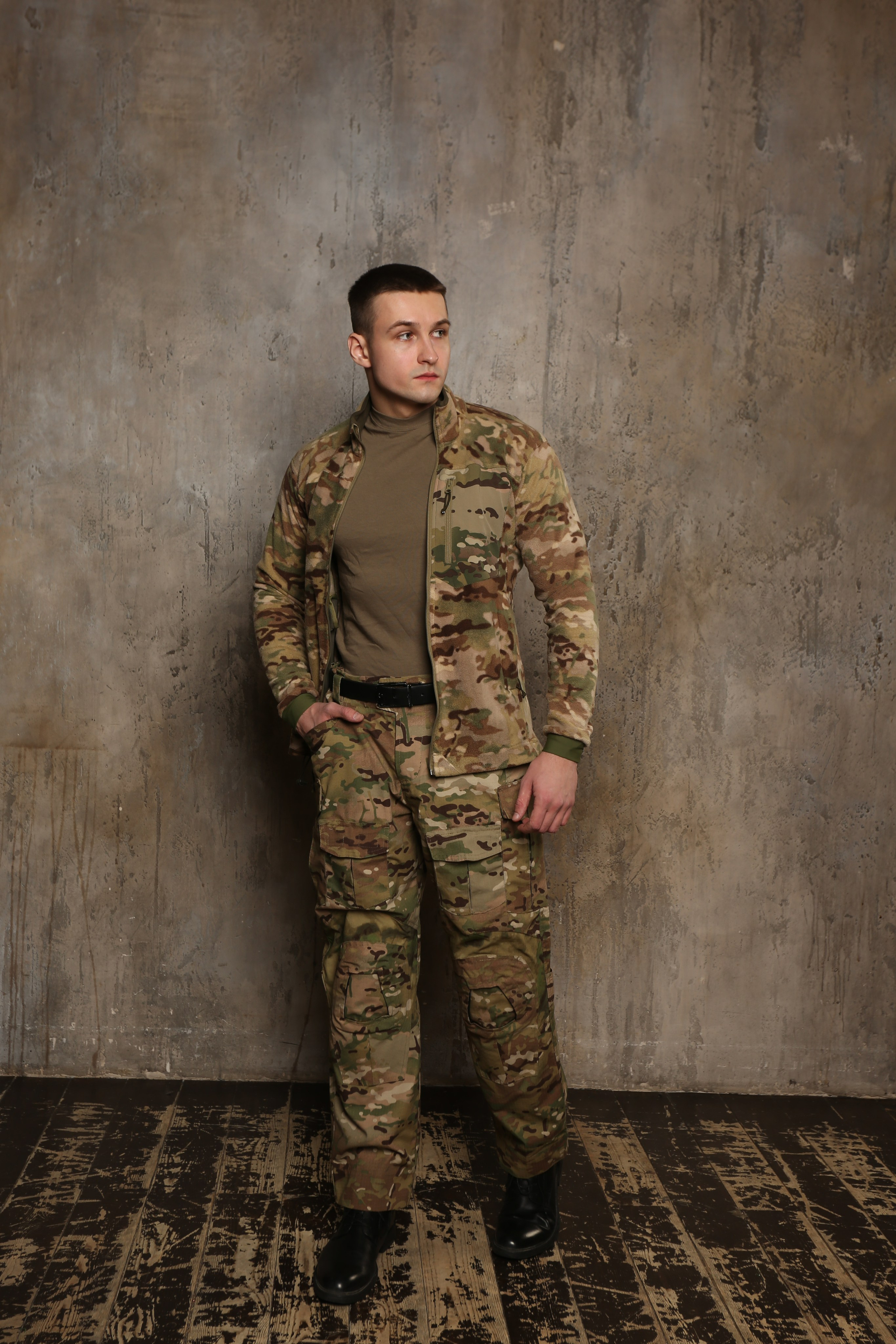 Артем, 185 см, 50-52 р-р. KED Production — продакшн из СПб. Создаём фото, видео и контент, который помогает брендам и селлерам продавать больше